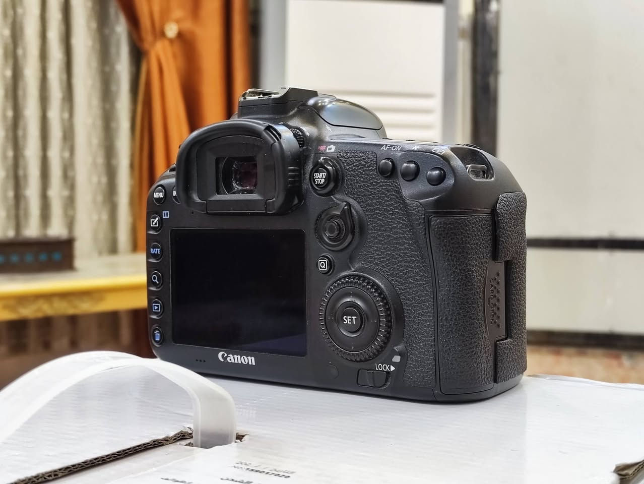كانون 7D Mark II • عدسة ٢٤مم f/2.8 • نظافة ٩٠٪