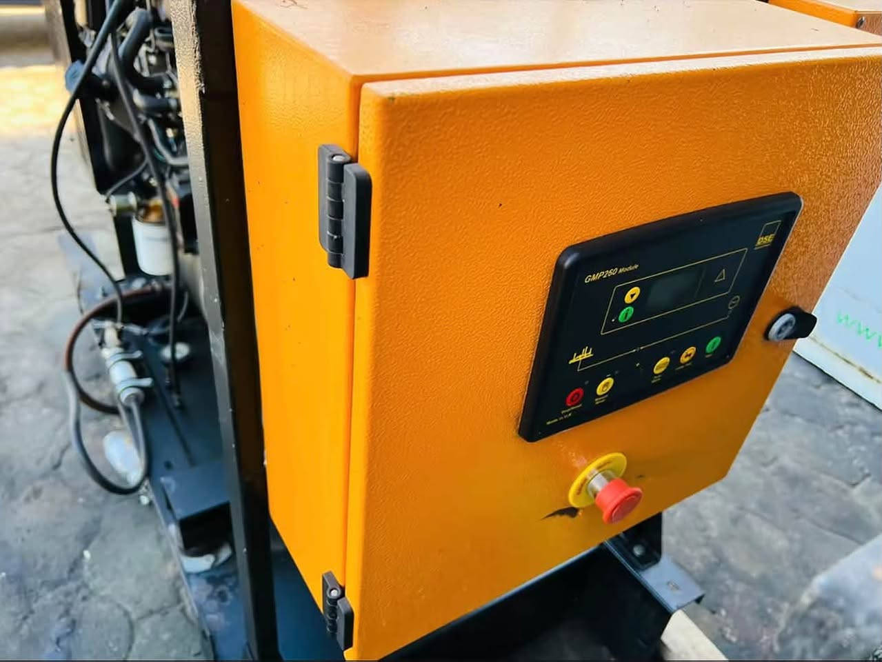 مولد بيركنز • 50 KVA • ساعات قليلة