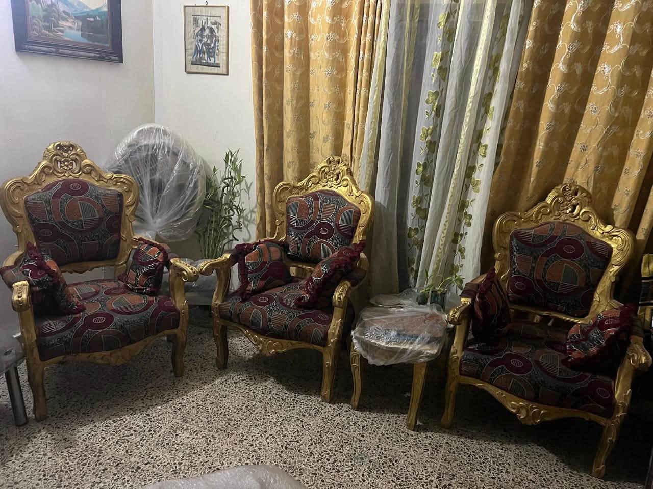 قنفات نظيفات تكمممه ب300 وبيهم مجال مكاني بغداد حي الجامعة ***********

