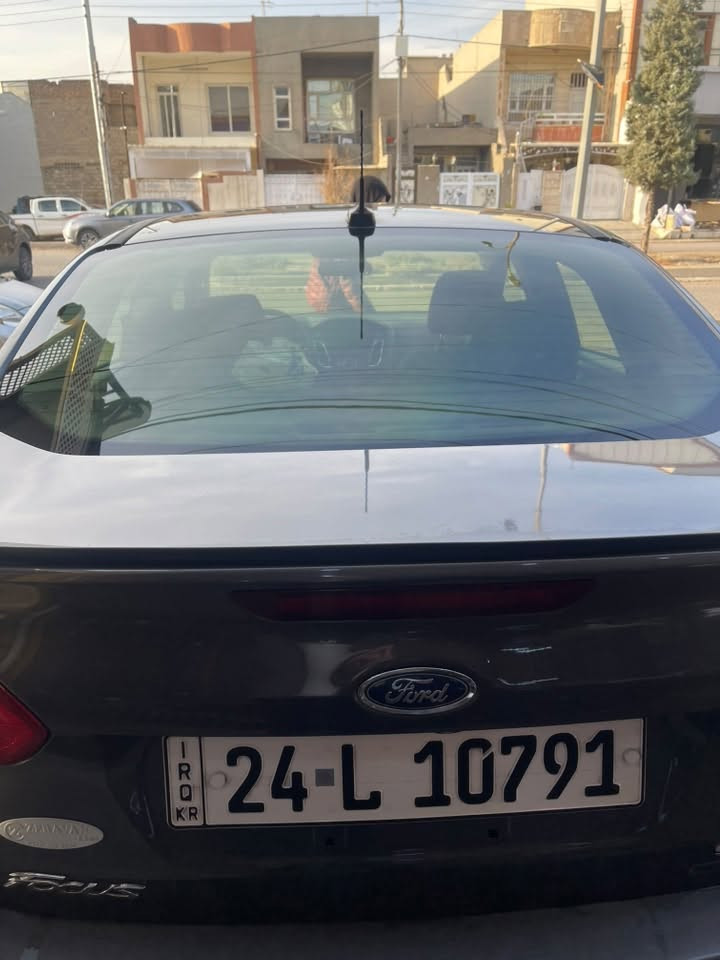 فورد فوكس SE 2017
السيارة مكينة مبدل جديد 

الكير مكفول بشرط

بيها قطعتين صبغ الجاملغات الخلفية 
فقط الصندوق بي دواخل شي قليل ماشية 147000

السعر 83$ وبيها مجال

*********** واتساب
