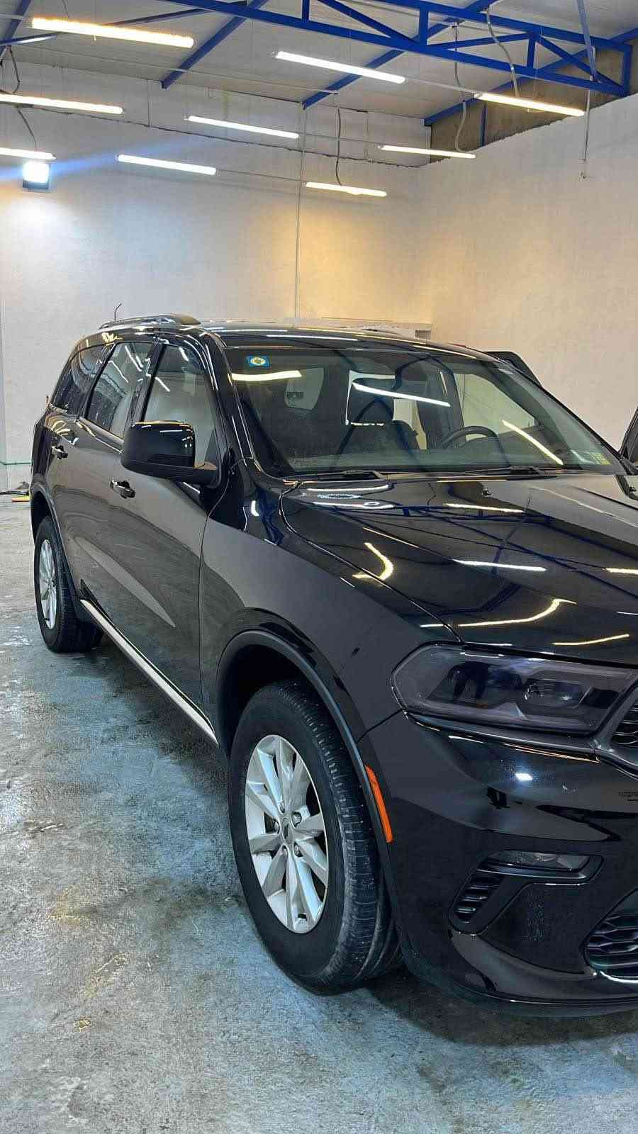 سلام عليكم دودج دورنكو موديل 2022 مواصفات (SXT.AWD) ماشيه 63 الف السياره جديده جاهزه من كلشي الحادث مرفق بلصور + ايرباكات كلها طاكه ومرجعه بلاد شغل  رقم بصره حره باسمي حلو تجي وتشوف بعينك السياره حلوه كاعده 
مكان السياره البصره ياسين خريبط السعر (272)

اثير : *********** البصرة, العراق

نص مكتوب في الصور:
- BIDCARS