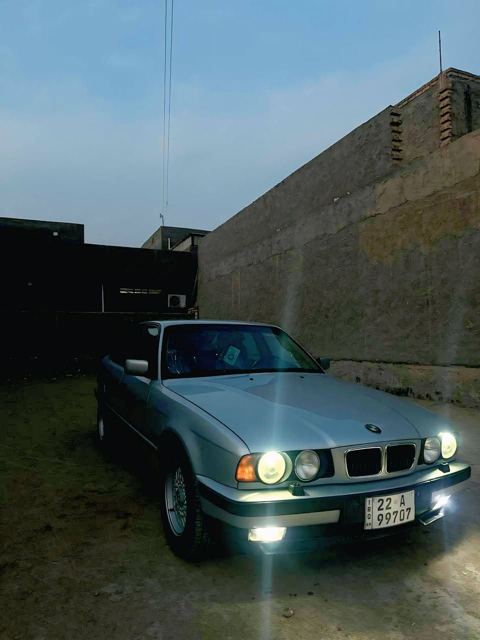 السلام عليكم حبايب 
BMW 525i🇩🇪للبيع 
🪐اصل525 مسكر فانوس 
🪐كير مكينه حداديه كفاله 
🪐موديل 1995
🪐رقم اربيل دولي شرط التحويل 
🪐 تبريد شرط ثلج
🪐منظومت زنون عالي ناصي 
🪐حدادية امامية وخلفية
جديده 100‎%‎ 
🪐ادامه كاملة للمنضومات الاحتراق من فيتبم الى اخره 
🪐راديتر  او حاضن جدد انسى الحماوه نهائياً
🪐غرفه جديده كشنات جلد
🪐  السياره كفاله من البارد عدا الصبغ فقط
🪐تخم ويل خلية اصل وبي تخم تاير جديد اقل الشهر من شديته 
باتري جديد بعده بل ظمان 
🪐سنتر لوك شغال
🪐كل تفاصيل السياره شغاله 
🪐كهربائيات بدون جطلات 
🪐السياره بيه نصبه كلش حلوه وكاعده واحلى من الصور بهواييي 

🪐مكاني بابل المحاويل 

🪐للاستفسار ***********
