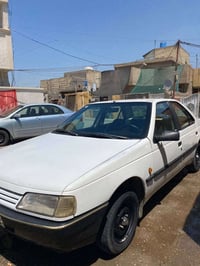 بيجو رواء مديل 2009 السياره بلاديه لا ضربه ولا صبغ مجرد معمر بيهه هلال...
