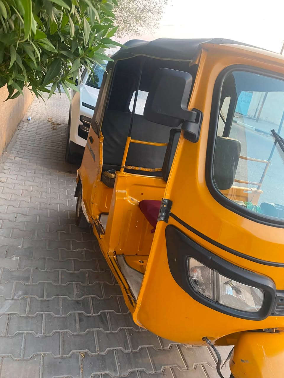 تكتك موديل 20بدي كشر كفاله لا ضربه ولا معجون ولا صبغ تكتك جاهزه لله شاهد نضيفه حيل كبل للشارع اي نقص مابيه مكينه نضيفه وناعمه وخير من الله رقم وسنويه وشرط تحويل تكتك من انضف من صور شرط سعره ٥٢٥٠وبيه مجال مكاني بصره جبيله رقم هاتف ***********
