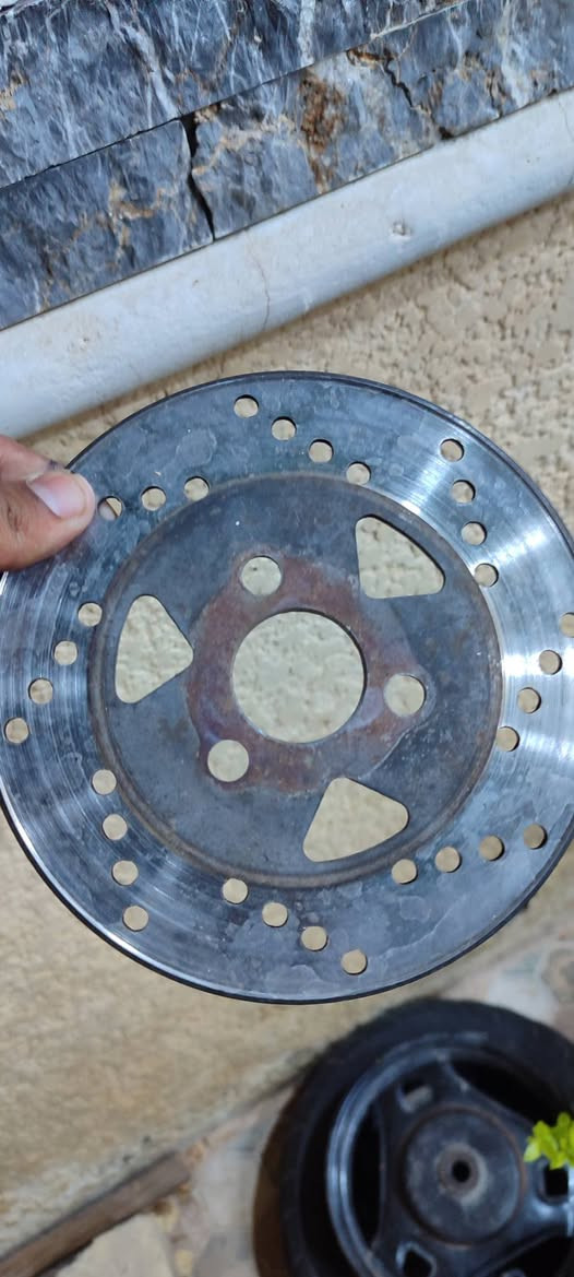 سلام عليكم
وياله ادرس ياباني مال تفصيخ نضيفات مابيهن قطرة لحيم كاملات هنه والصينيه والبوش مالتهن والتاير لامامي يجي وياه تاير نضيف مامتعوب سعرهن مناسب راسلني وتدلل او رقمي هذا ***********
