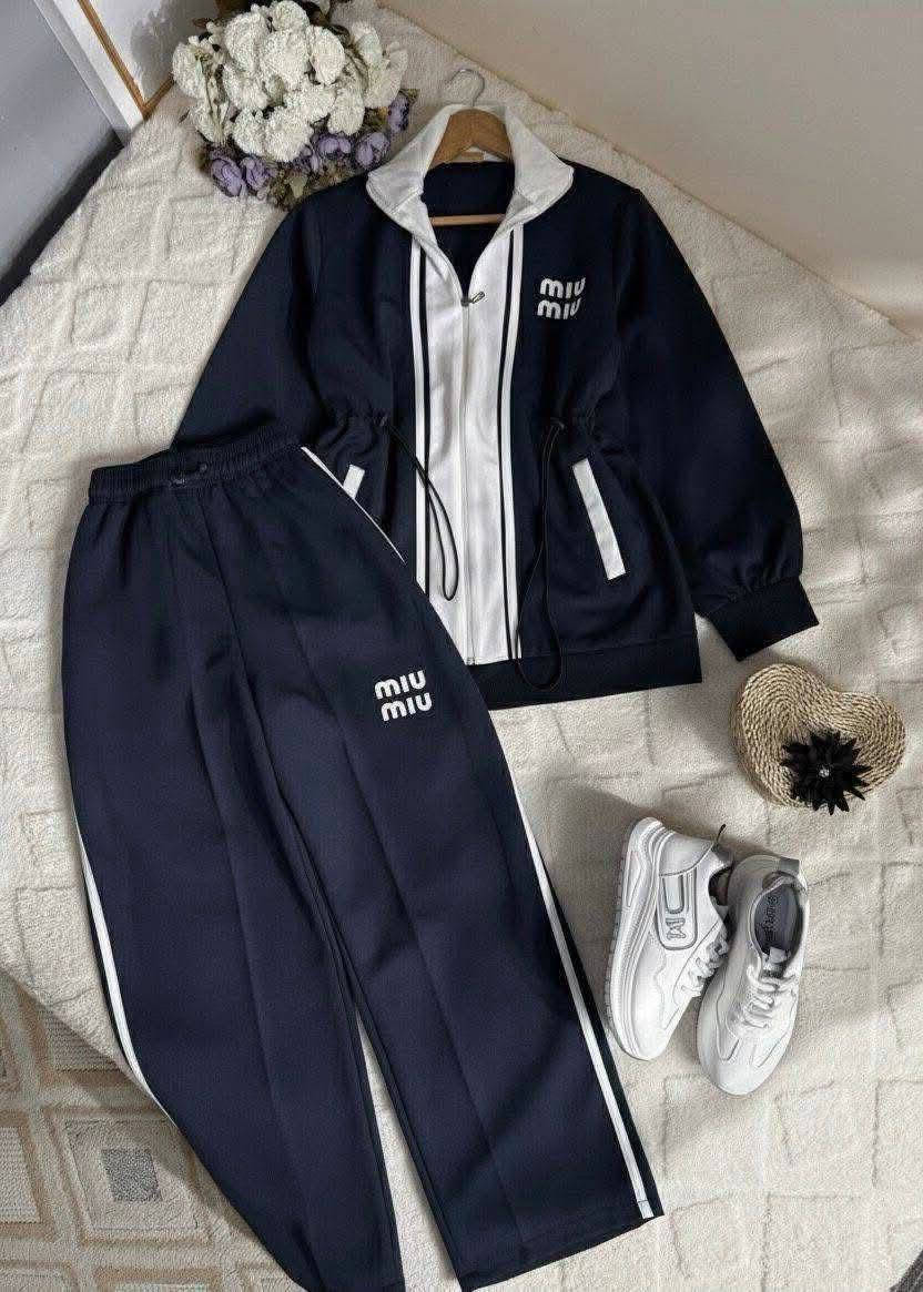 20 الف فقط✅🔥
سوت نازك وقطعة احلى من الصور ☺️
قياسات 38-40-42-44-46-48
خامة دبل تركي🇹🇷
هاي الموديلات النازكة والاسعار البلاش .. ومتوفر توصيل
