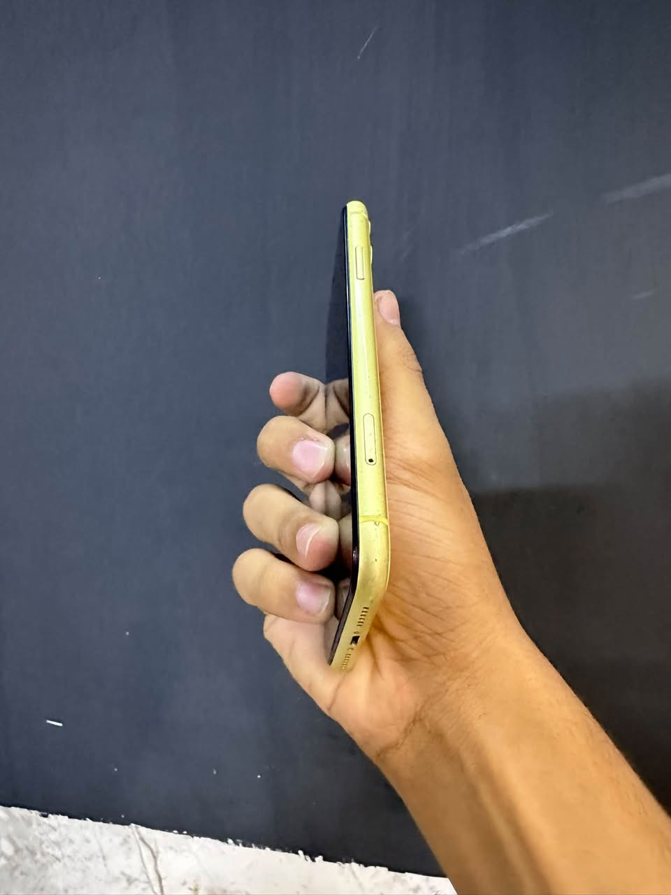 آيفون ١١ ٦٤ • بطارية ٩٧ • ضهر مكسور
