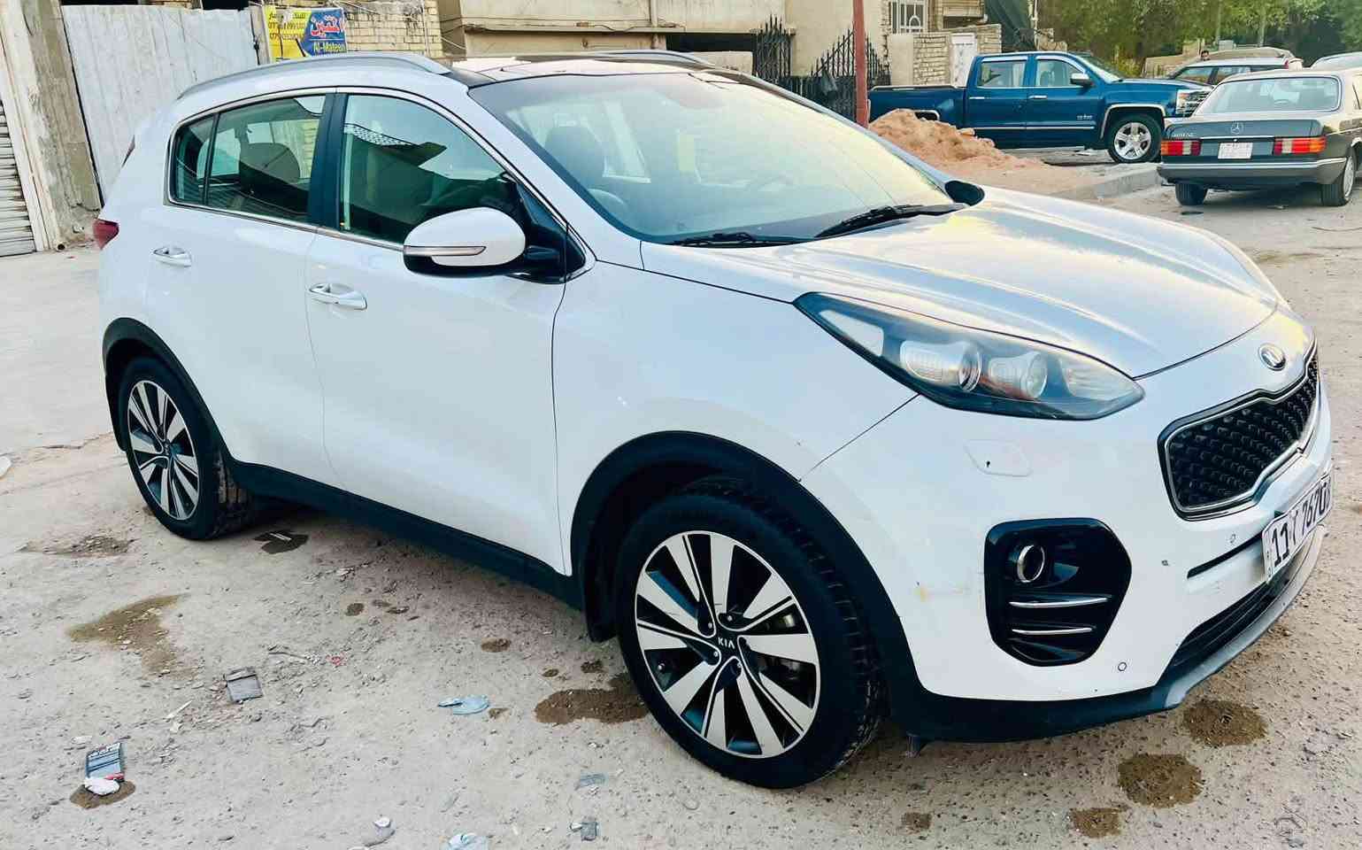 سلام عليكم شباب سبورتج خليجي موديل 18 بغداد بيه سونار سياره جديده وحلوه ماشيه 170 تقريباً سعره 170 وبيه مجال اتصال *********** وعليه غرامات 900 وتقطع من سعر السياره مكانه بغداد وزيريه @
