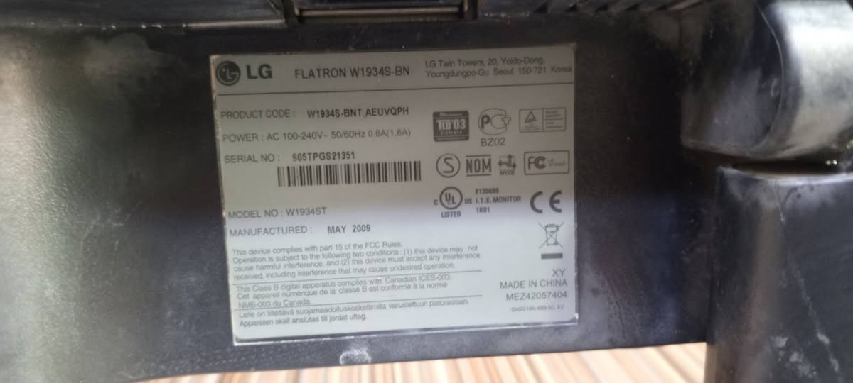شاشات عرض LG العدد ٣ قطعتين حجم ١٩ بوصة وقطعة ١٧ بوصة الملحقات كيبل بور ..
السعر للقطعة ١٥ الف مكاني بعقوبة موبايل ***********
