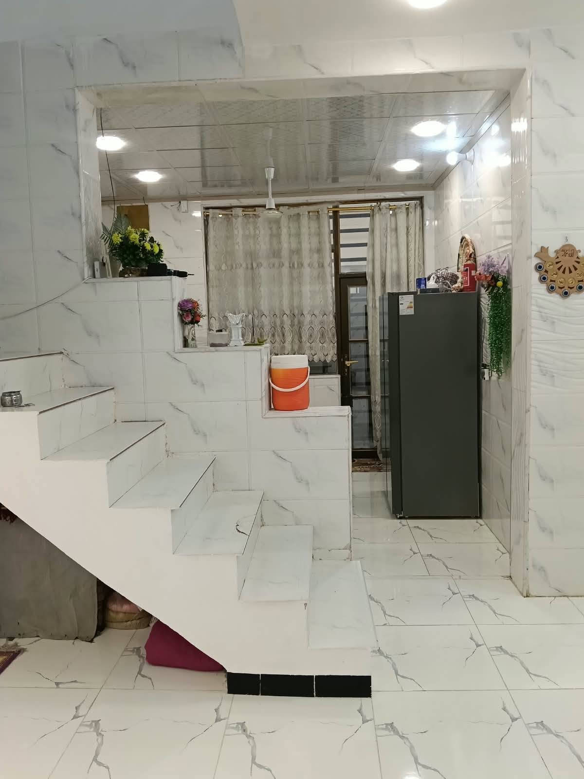 نجف شارع المطار • ١٠٠م • ٣غرف