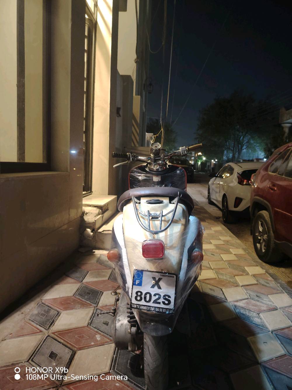 دراجه عبد الحليم مكينه جديده الكفرات نضيفه الدراجه نكره ما بيه اي نقص الدراجه شلعه ومعدل مفولات السعر ٢٥٠ للاستفسار الاتصال على الرقم ***********
