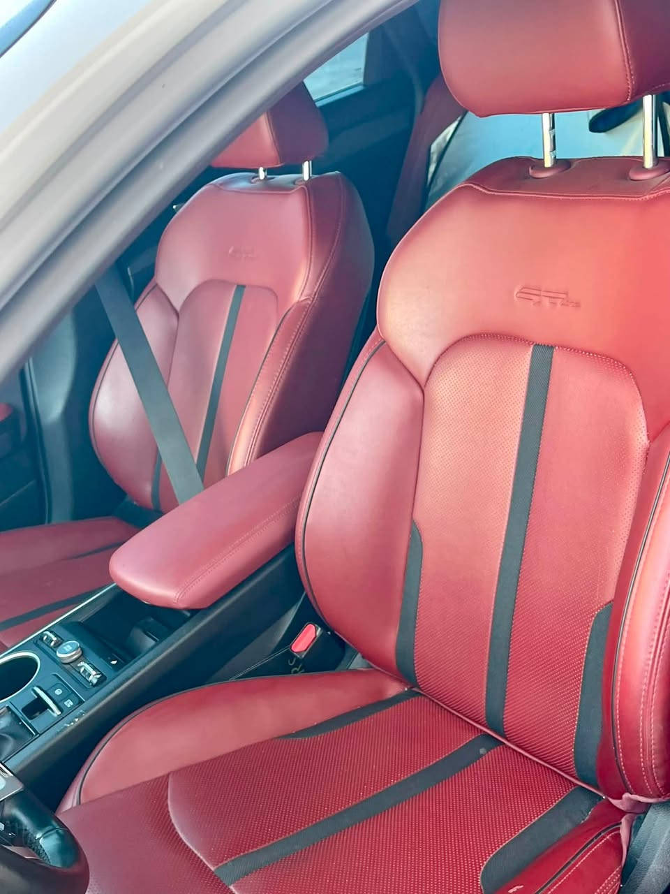 السلام عليكم
KIA k5 GT_line 2024

 
1. فول المواصفات 
2. بصمه 
3. شحن وايرليس
4. رادار امامي + خلفي 
5. نقطه عمياء 
6. كشنات جلد داخل احمر
7. هندبريك بصمة 
8. شاشة كبيرة كار بلي 
9. 3 انضمه قيادة 
10. لايت LED 3 عدسات 
11. اوتو هولد 

ضرر السياره : راس البوند بدون دواخل حادث سطحي 
بدون ايرباك 

السعر : 163 وبيها مجال بسيط 

تترقم شمالي 
للاستفسار :
***********
***********
