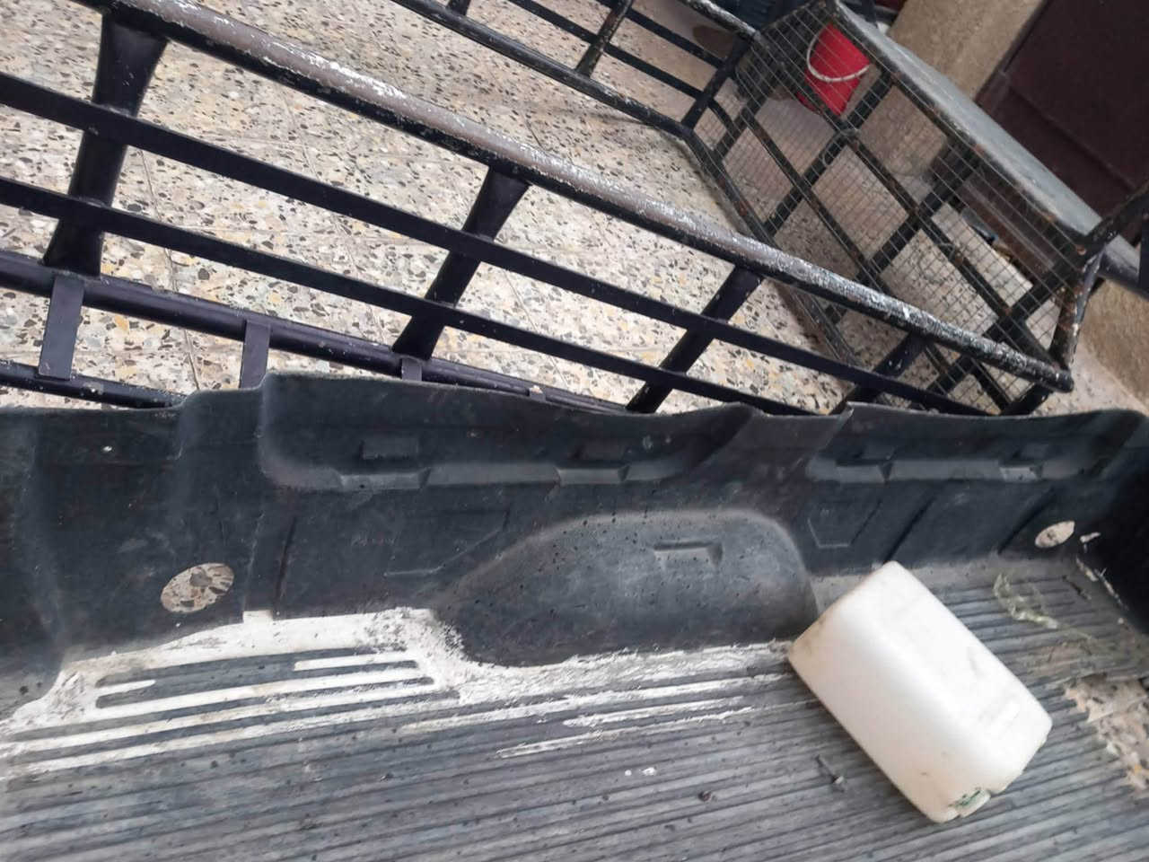 سلام عليكم للبيع غلاف بدي طويل نضيف مكانه الشعب حي البساتين سعر خاص
