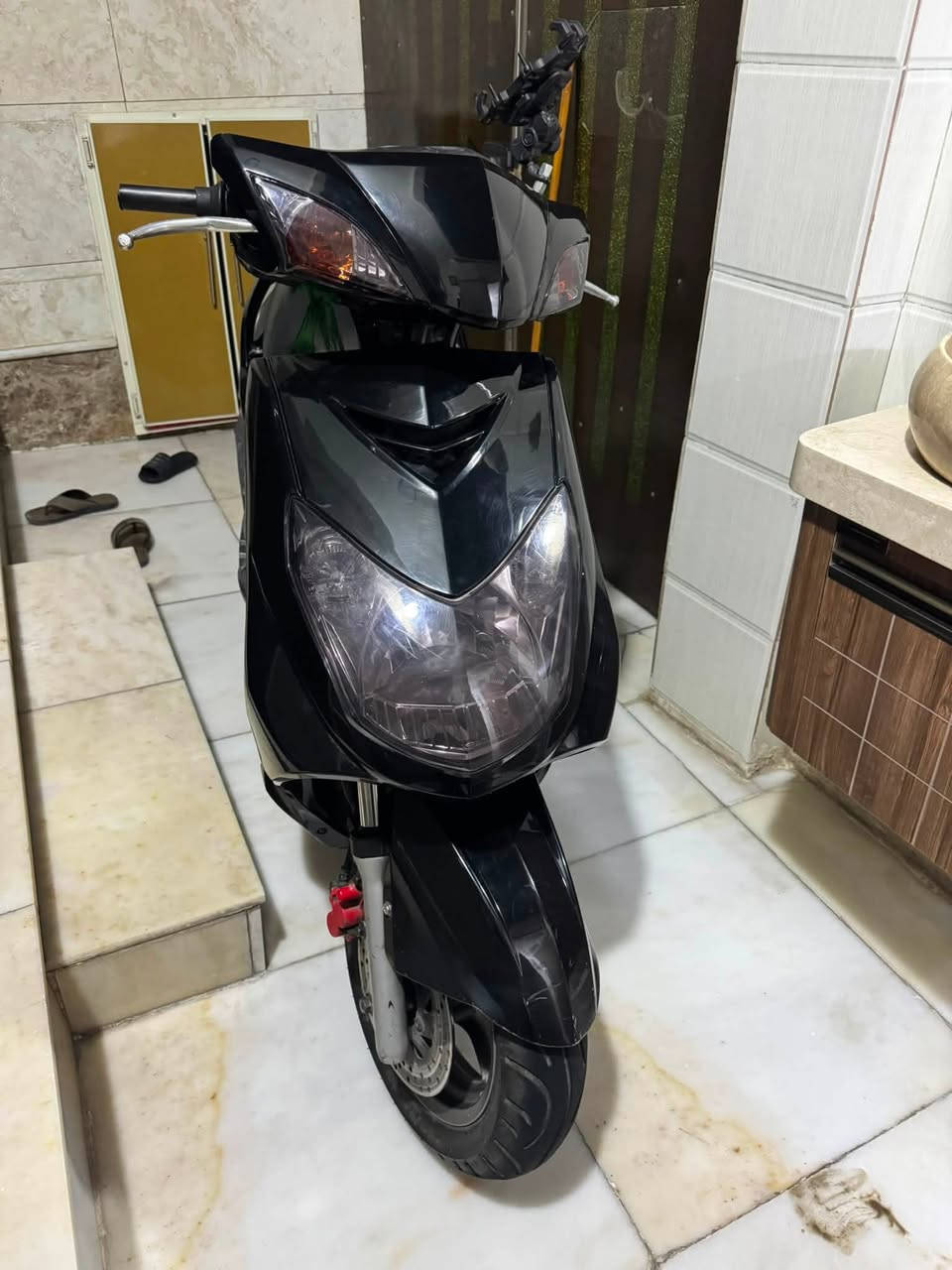 سكنس فحل قبق نفخ دراجه مكفوله من كلشي محرك برغي واحد مامفتوح تجي وجيب ويااك فيتر وتفحص واشوف دراجه بلاديه مابيه اي نقص نوزل خطين 
العنوان بغداد الشعب 
رقم الهاتف ***********
