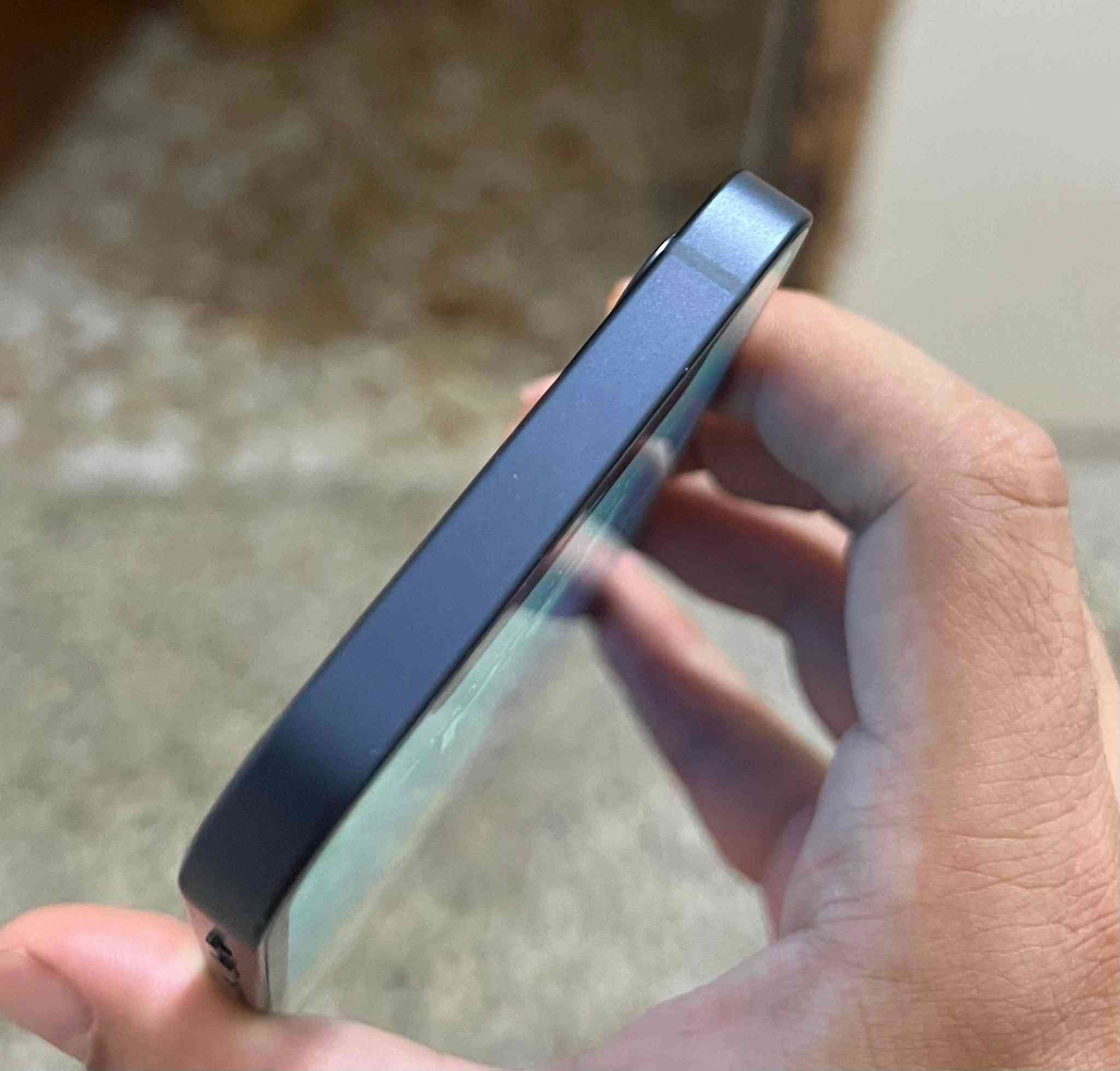 ايفون ١٢ ميني بطارية ٩٣ ذاكرة ٦٤ جهاز نظيف جداً ووتر بروف ما مستبدل بي اي قطعة ومكفول من اي ضرر 
السعر ٣١٥ وبي مجال بسيط 
ومتوفر توصيل 
***********
