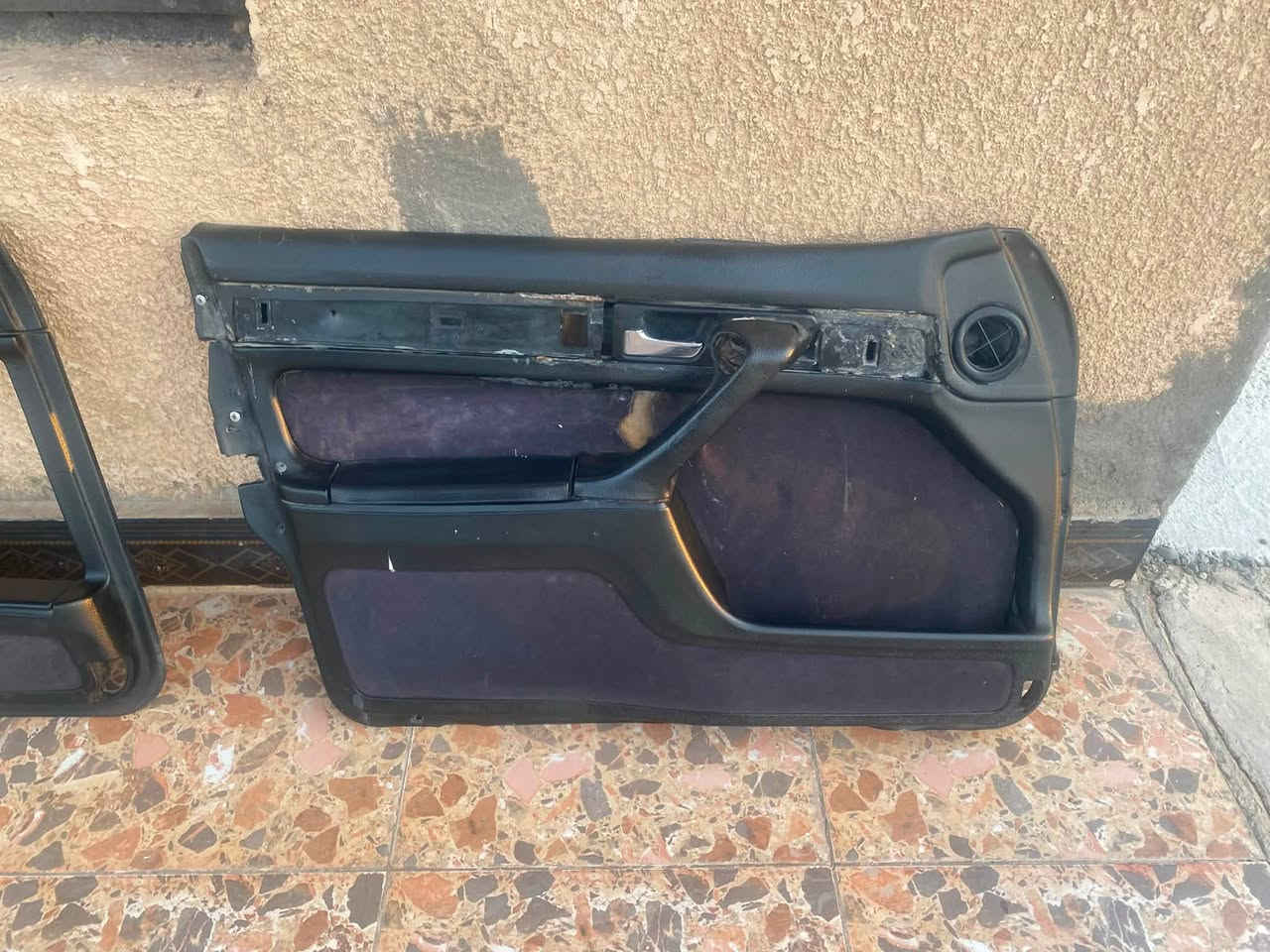 السلام عليكم
تخم bmw 700 كامل مستخدم نظيف 
ضهر كشنات جلد 
جكمجه قماش الكنتارا 
بطاين بوب جلد وقماش الكنتارا 
جلده كير خياط 
قواعد لايتات 
واشيار 
وبيها بعد كومه غراض 
ابيعهن كلهن شلع 130 وبيها مجال 
واذا مفرد يختلف السعر حسب الحاجه 
للاستفسار ***********
