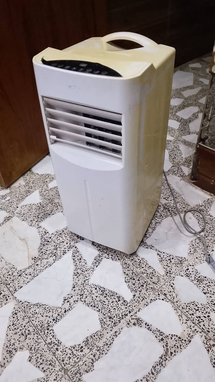اغراض بيت نضيفات جداً مستعجلين عالبيع مكاني حي الجهاد ***********
