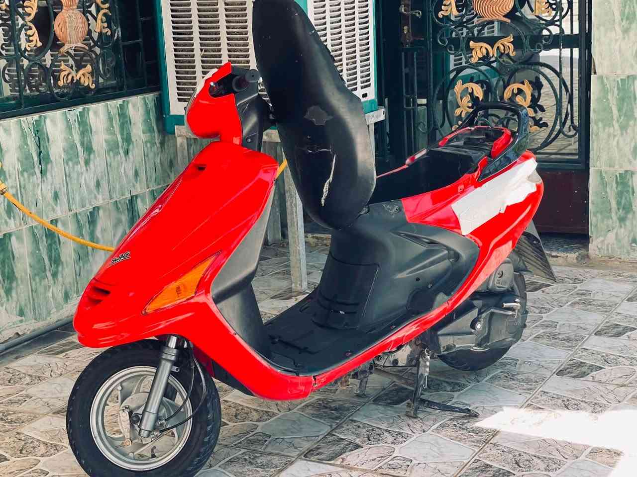 دراجه فراشه للبيع لون الأحمر دراجه نظيفه ما مفتوحه رمبه مكينه رياضيه شغاله سلف وهندر السعر خاص /***********
