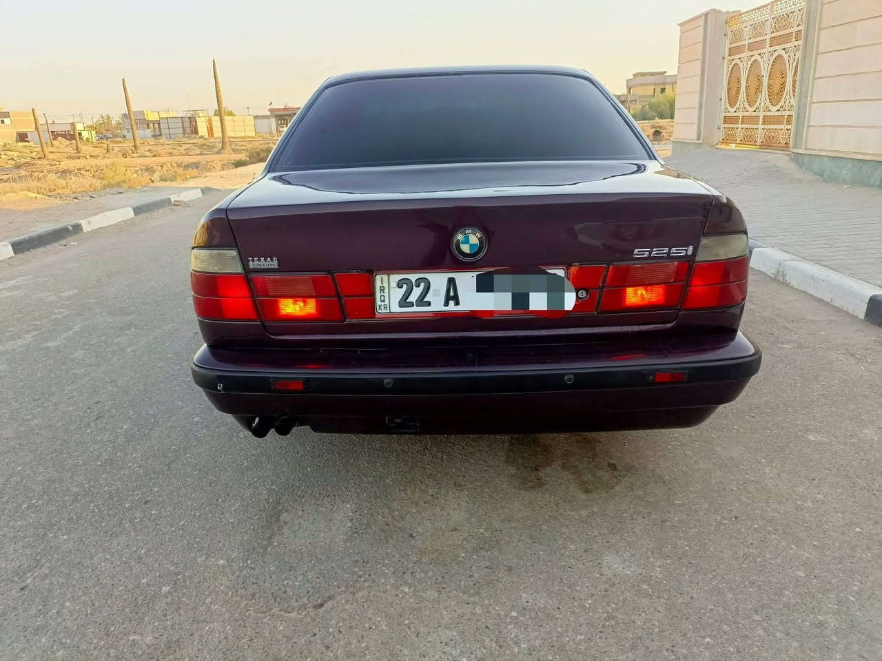 السلام عليكم  بي ام للبيع او مراوس حجم 525 موديل 1993 رقم اربيل سنويه 29 تحويل او وكاله بشرط ماكينه جير كفاله مكينه مسكر فانوس لا تبخير ولا تنقيص تخم تاير جديد كهربائيات شغاله تبريد شغال فقط صبغ جماليه سياره خير من الله وجاهزه من الدعاميه للدعاميه واحلى من الصور كل شيء شغال السعر 65  العنوان البصره الجمعيات ***********
