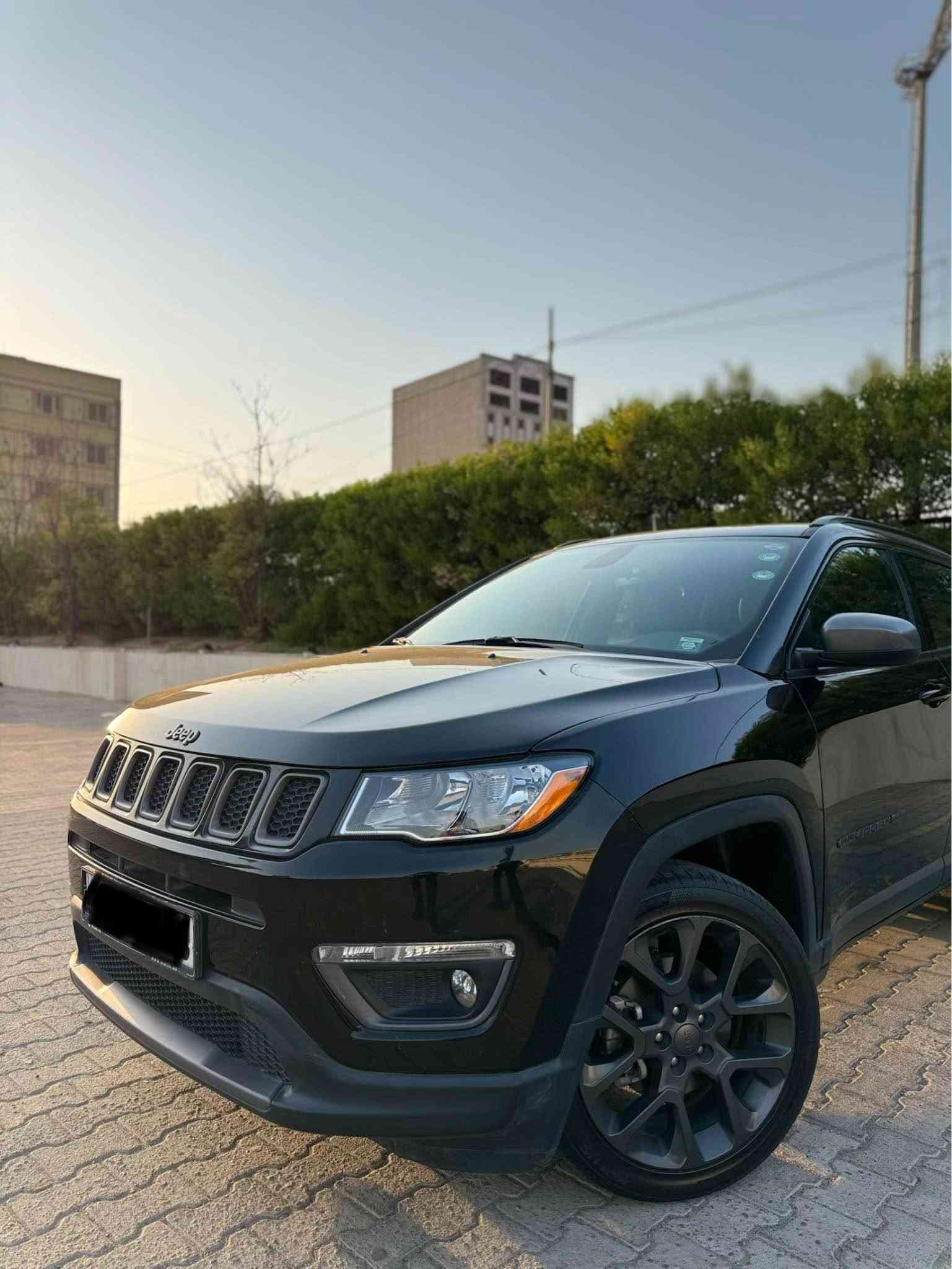 ‎جێپ کۆمپاس 2021 (Jeep Compass 2021)
* مۆدێل: 2021
* وەشان: 80th Anniversary Edition (تایبەت بە یادی ٨٠ ساڵەی جێپ - لەسەر بنەمای Latitude)
* مواستفات: فوول فوول (تەنها راداری نییە)
* ڕۆیشتوو: 25 هەزار مایل

* دبل ئەیكسل (4x4)
* سەقفی بانۆراما
* سیستەمی دەنگی بەناوبانگی Alpine (٩ سەماعە + ئەمپلیفایەری بیلاد)
* شاشە گەورە + پشتیوانی Apple CarPlay
* گێچی دیجیتاڵ
* بەسمە + شەغال (دەستپێکردن لەدوورەوە)
* کوشین کارەبا
* کوشین هیته‌ر + سوکان هیته‌ر + ئاوێنە هیته‌ر
* سەندوق کارەبایی و شەفت
* ڕەنگی ویل، ئاوێنە و چەمبەرەکانی ڕەنگێکی خەڵووزی تایبەتی کۆمپانیایە (تایبەت بە وەشانی 80th Anniversary) :
* بێ سبوغ و بێ تەعدیلە (تەنها سەندوقی بە بیلادی گۆڕدراوە).
* بێ ژوورێ و بەشەرتی ئێرباگ (ئێرباگی نەتەقیوە).
* گێڕ، مەکینە، تەبرید و ئەکسل بەشەرت.
* سنەوی و هەزەی نوێیە و ئامادەیە بۆ بەناوکردن.
نرخی ١٥٩ وەرەقە و کەمەک مەجال
(***********) whatssap - viber - korek

‎للبيع: جيب كومباس 2021 (Jeep Compass 2021)
* الفئة: 80th Anniversary Edition (نسخة الـ80 عاماً الخاصة - أصل Latitude).
* المواصفات: فول مواصفات (بدون رادار فقط).
* العداد: 25 ألف ميل فقط.
‎أبرز المواصفات والتفاصيل:
* محرك 4 سلندر مع فور ويل / دفع رباعي (دبل أكسل).
* فتحة سقف بانوراما.
* نظام صوتي أصل شركة Alpine (9 سماعات + أمبليفلاير).
* شاشة كبيرة تدعم Apple CarPlay.
* شاشة عدادات (كيج) ديجيتال.
* تشغيل بصمة + تشغيل عن بعد (شغال).
* كشنات كهرباء + هيتر (تدفئة لكشنات والمقود والمرايا).
* صندوق كهرباء (دبة كهرباء) + شفت.
* من الشركة (خاص بفل 80th Anniversary).
* مكينة وغير وتبريد وأكسلات بشرط التكفيل.
* بدون صبغ وبدون تعديل.
* الضرر: تبديل صندوق (دبة) بلاد فقط، بدون دواخل وبدون أيرباغ (سليم 100%).
* سنوية وهزة جديدة، السيارة جاهزة للتحويل مباشرة وبدون أي نقص.
السعر 159 ورقة و شوبة بي مجال
(***********) whatssap - viber - korek أربيل, العراق
