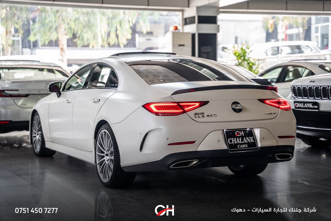 Mercedes-Benz CLS450 4MATIC

السنة: 2022
الممشى: 63,000 كم
الحالة: USA
الحالة الخارجية: بابان مصبوغان
الموقع: دهوك

المحرك ونظام الدفع:

* محرك 6 سلندر خطي 3.0 لتر Turbo
* نظام Mild Hybrid EQ Boost
* القوة: 362 حصان
* العزم: 500 نيوتن متر
* ناقل حركة أوتوماتيك 9 سرعات 9G-TRONIC
* نظام دفع 4MATIC
* تسارع 0–100 كم/س: حوالي 4.8 ثوانٍ

المواصفات:

* شاشة MBUX
* عدادات رقمية
* Apple CarPlay + Android Auto
* كاميرا خلفية
* حساسات أمامية وخلفية
* مقاعد جلد
* مقاعد أمامية كهربائية مع ذاكرة
* تدفئة المقاعد
* فتحة سقف
* Ambient Lighting
* دخول وتشغيل ذكي
* مصابيح LED
* جنوط ألمنيوم
* أنظمة أمان ومساعدة السائق

📞 ***********
شركة جلنك وليد صبري – دهوك

#Chalank_cars_duhok

نص مكتوب في الصور:
- *********** CH شركة چلنك لتجارة السيارات - دهوك