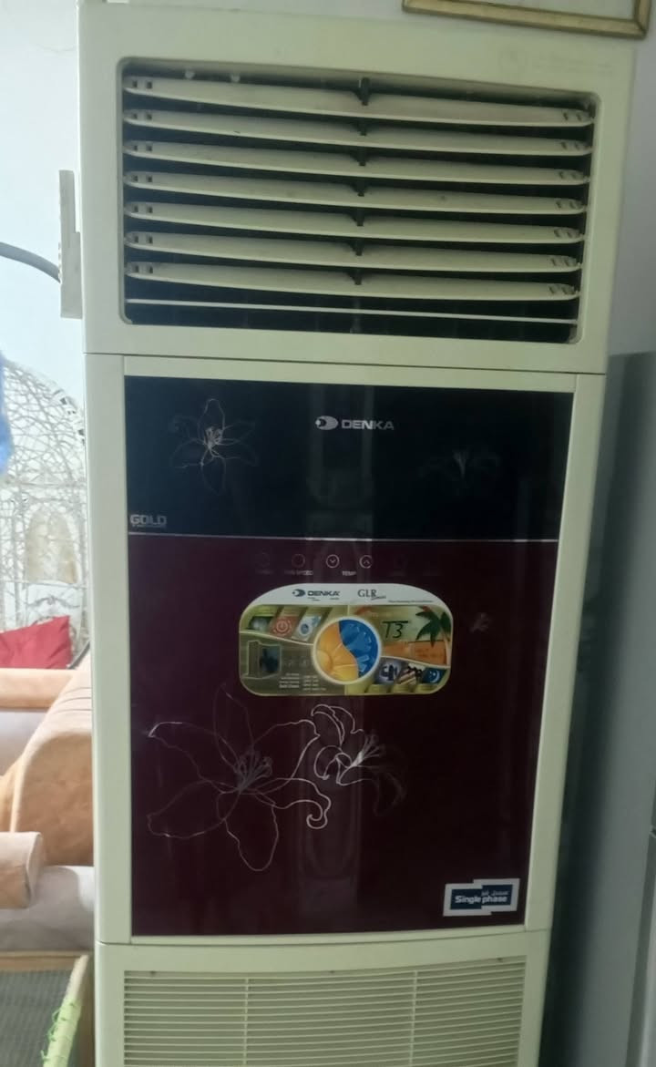 السلام عليكم
للبيع  سبلت عمودي  3طن  عطلان 

مكيف 2 طن عطلان 

مكاني بصره 

تلفون ***********
