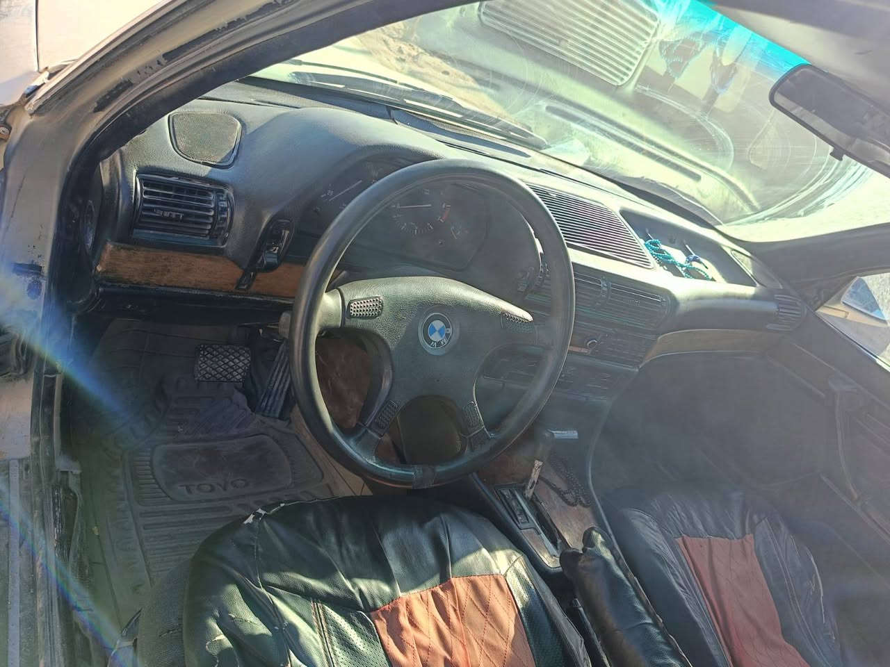 بي ام  للبيع
محرك فيفي تي ثنين ونص
رقم نكليزي . سنويه الى 29 
تحويل ثاني يوم 
حداده الكدام صارلها 3 اشهر مبدلها 
ضربه مابيها
28وبيها مجال
العنوان بصره كرنه شرش 
***********
