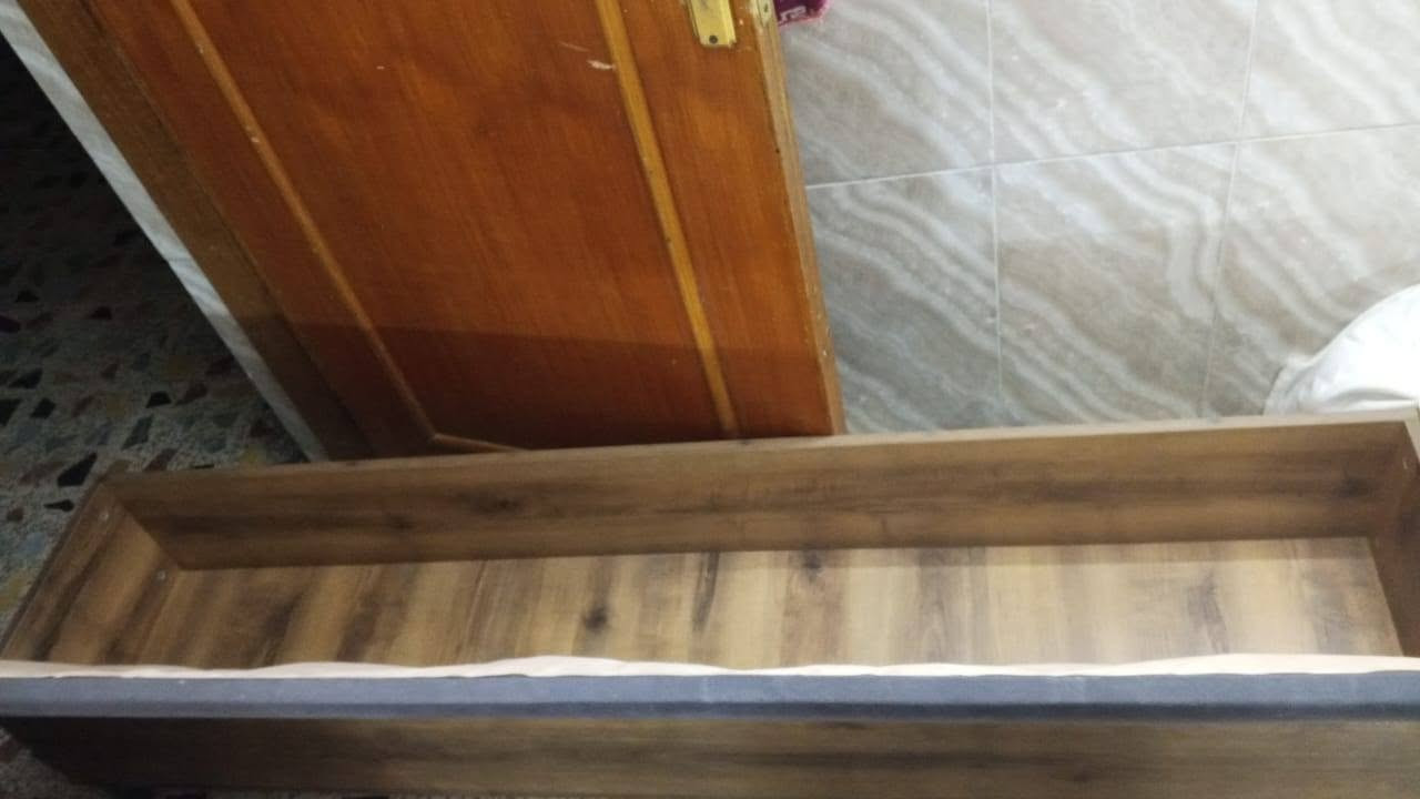 سلام عليكم كنتور تركي حديث لبيع ***********
