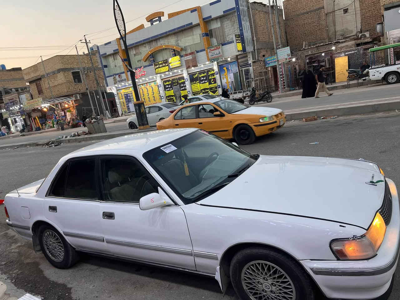 مارك ايسر بلاد تكم كربلائي 
ونجي موديل 92 مكفوله من الكص ونقل جثه  بأسمي شرط تحويل ثاني يوم سنويه لل 31
كير ومحرك نظيفات مامفتوحات غرفه جديدة تبريد شغال كهربائيات كلهه شغاله مع ريموت سنتر السيارة تخم تاير جديد جاهزة ماناقصهه شي السعر 60 وبيهه مجال مكاني ذي قار مركز ***********
