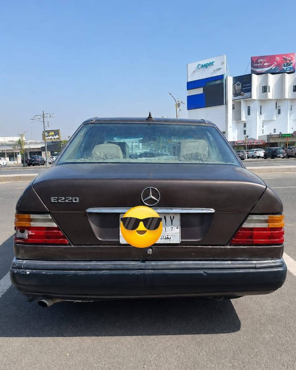 ب 33 ورقة بيها منظومه غاز
تشتغل غاز وبانزين 
مارسدس دب موديل 1987
بيها كير ومكينة بطة 3000
مكينة وكير جدد بلجيس 
شلعة ومعدل تشك الكاع
ترايك للبصرة 
تخم تاير جديد 
صدر امامي خلفي 80بلمية
كهربائيات كلها شغالة 
تبريد عوزة بس راديتر
منظومة التبريد كلها موجودة
غرفة السيارة جديدة 
قواعد دبلات وحدة مصلحة
شواصي مكفولات 
مصبوغة عام للجمالية
رقم بغداد تحويل مباشر 
ثاني يوم بأسمك
غرامات مصفرة 
السعر : 33 ورقة 
العنوان: بغداد الشعب
الرقم : ***********
اخوان رحمة لوالديكم اقرة المنشور عدل يلا تخابر كل تفاصيلها مذكورة بلمنشور
