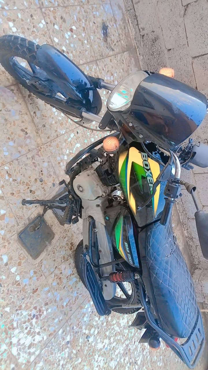 سلام عليكم بوكسر لبيع موديل 21 مرقم انكليزي باسمي عنوان ديالى خان بني سعد السعر 1550 رقم الهاتف ***********
