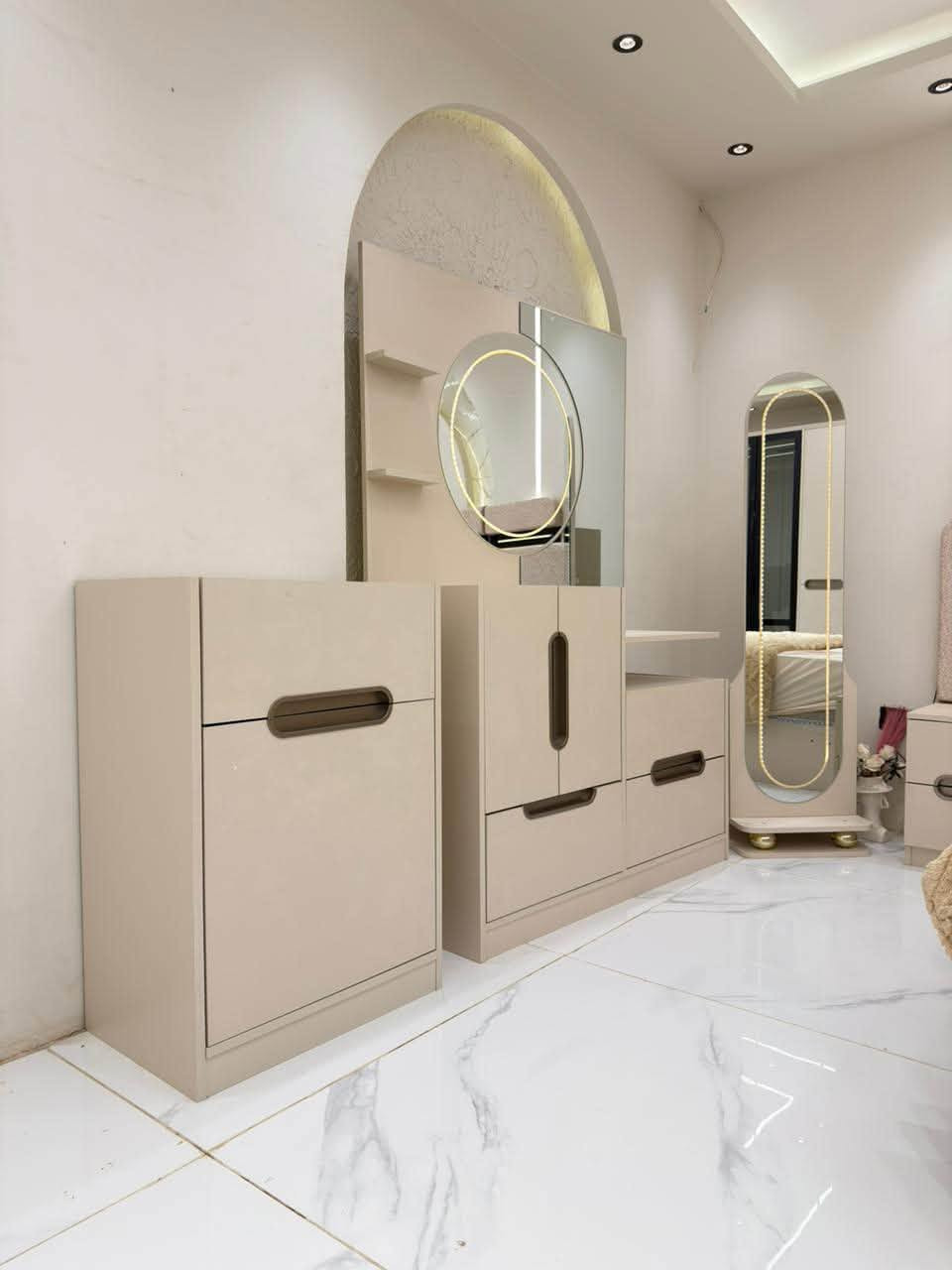 موديل      السلطان 

10 قطع         سرير مخزن

ضهر بلوك بالكامل 

شغل ممتاز    👌 

1550
75 شد ونقل
***********
***********
