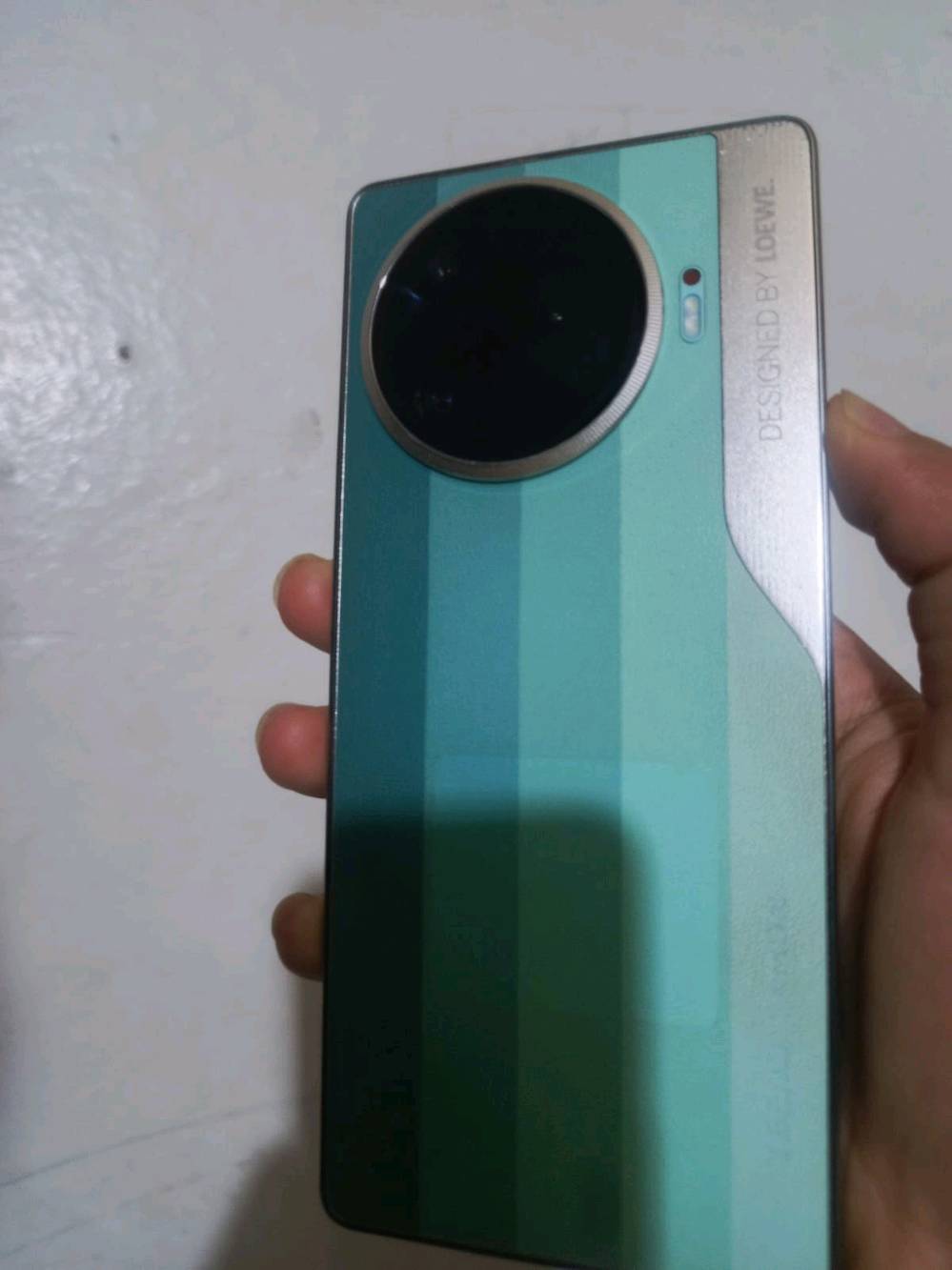 السلام عليكم متوفر جهاز Tecno Camon 30 Pro 5G الذاكرة 256 وشحن سريع السعر 220 ألف وقابل للتفاوض مكاني بغداد