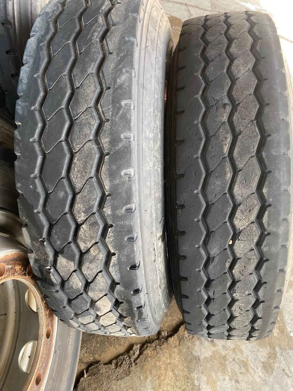 تيرات البيع22.5R13///٤زواج نتاج2025 مكان بغداد تقاطع نهروان/***********
