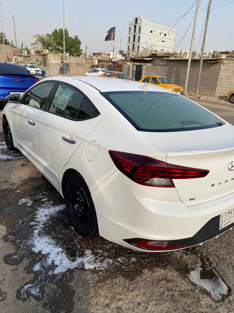 السلام عليكم للبيع فقط النترا 2020 وارد امريكي 
حادثها جاملغ وبنيد وبيها الصفحه جهت السايق مضروبه كلير والباقي كفاله محرك 2000 كير ومحرك بشرط برغي ما مفتوح بيهن طقم تاير حداديتها جديدة تبريدها ثلج جاهزه السيارة رقمها ميسان 
مكان السيارة بالبصرة 
رقم صاحب السيارة 
***********
السعر 110 وبيها مجال قليل

