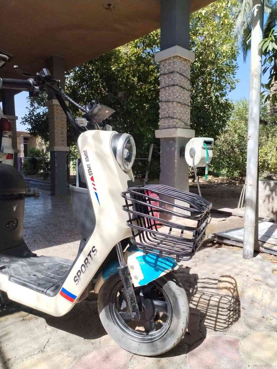 سلام عليكم دراجه للبيع نوع ئون سبورت 2بصمه 2سويج 5 بطاريات مستعمله سبوع موديل 26 السعر450 وبيها مجال مكاني بغداد الهاتف ***********
