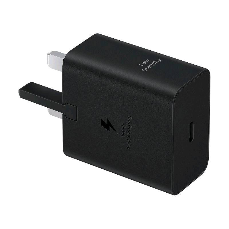شاحن سامسونك اصلي PD T4511 بقوة 45 واط مع كابل USB-c إلى USB-C بقوة 5 أمبير
انقطاع الطاقة مع الطاقة الاحتياطية: يتميز محول الطاقة بقدرة 45 واط باستهلاك منخفض للطاقة في وضع الاستعداد ، أقل من 5 ميجاواط ، مما يقلل من طاقة الاستعداد غير الضرورية. تساعد تقنية Smart IC على تقليل استهلاك الطاقة أثناء وضع الاستعداد.
يظهر محول طاقة أسود على جانب المنفذ لأعلى مع النص الذي يقرأ "5 ميجاواط". 
استهلاك منخفض للطاقة في وضع الاستعداد ، مما يضمن بقاء الاستهلاك أقل من 5 ميجاواط عندما لا يكون قيد الاستخدام النشط.
توافق متعدد الاستخدامات تم تصميم هذا المحول للعمل بسلاسة مع الأجهزة التي تدعم USB-C ، وهو الحل الشامل الخاص بك.
اشحن جهازك اللوحي أو هاتفك الذكي أو أي أداة مزودة بمنفذ USB-C بسرعة - استمتع بسرعات شحن مثالية
يتم عرض عرض علوي لأجهزة Samsung Galaxy المختلفة مع محول طاقة أسود موجود في المنتصف. إلى اليسار ، يظهر أيضا Galaxy Book3 ، على اليمين Galaxy Buds2 Pro باللون الأبيض ، و Galaxy Tab S9 و Galaxy S24 Ultra.
السعر /34الف
للطلب او استفسار عبر خاص او انستا Turab_Store او رقم ‎***********
توجد خدمة توصيل لجميع المحافظات 5,000