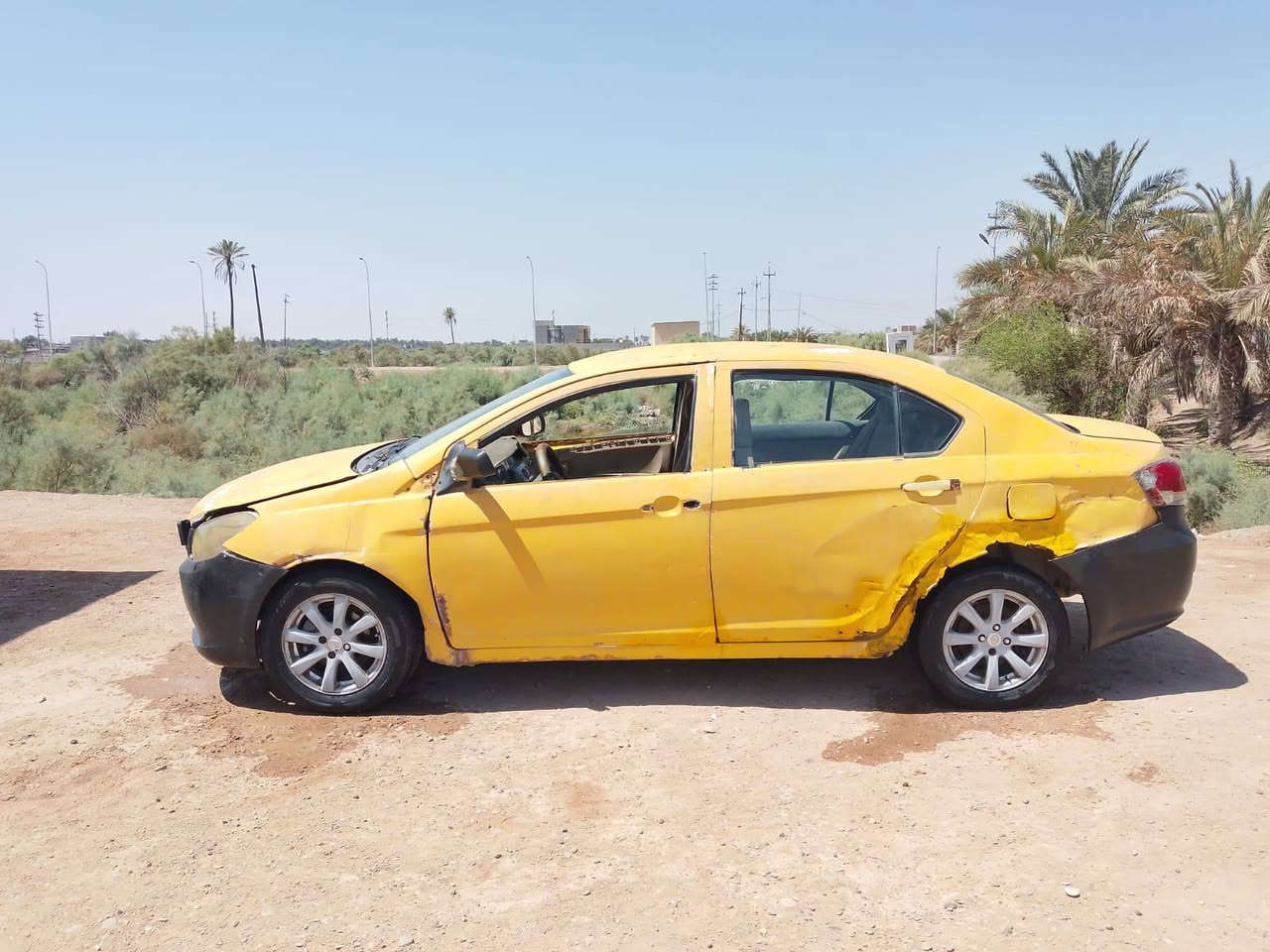 شيري مديل 2013 كير ومكينه اوتوماتيك الف وستمية  سعر  مليون وبيها مجال رقم صاحب السياره  *********** العنوان بصرة الزريجي مقابل معمل ورق الدير وانا مكلف بنشر
