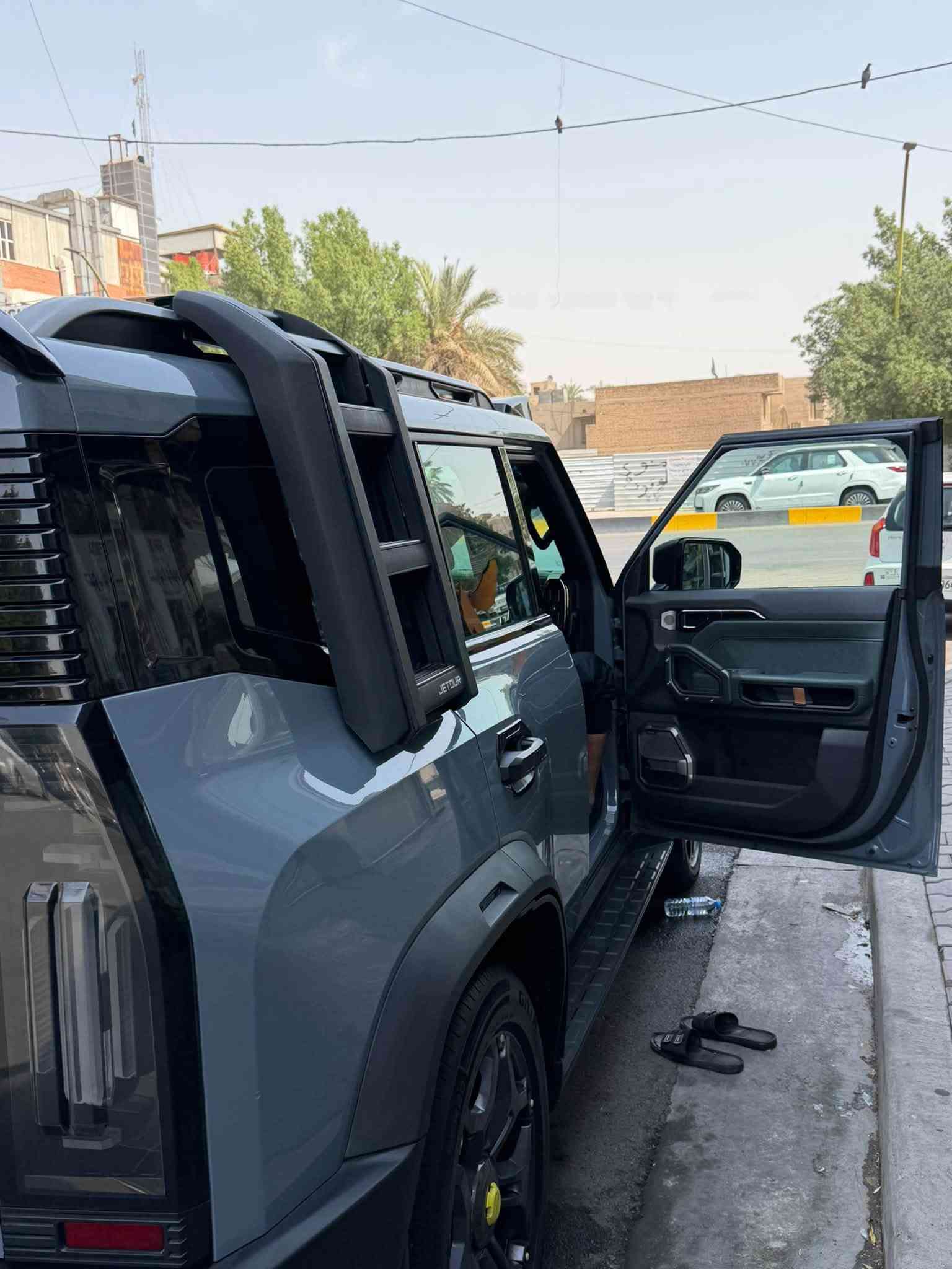 سلام عليكم
جيتور T2

لكجري 

فول مواصفات سياره جديده 

ماشية ٤٩ الف

داخل لون زيتوني حزام برتقالي 

سياره بيه بيدي ار صغير كلش موضح بالصوره 

سعر ٣٨ مليون 
سياره بعده داخل الضمان 

***********
