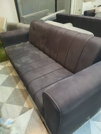 تخم ٢ • غير مستخدم • صوفا