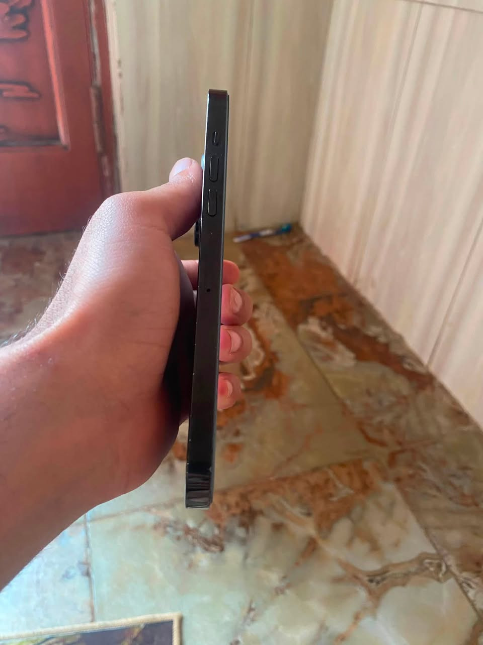 ايفون 14 برو ماكس بي فقط ضربه بالشاشه ما مأثره وصارلها هواي ع هالحاله شرق اوسط شريحتين الوصف مهم
1- شرق اوسط 
2- شريحتين za نموذج m
3- كارتونه موجود
4-ضربه بالظهر ما مأثره صارلها هواي ع هالحاله 
5- بطاريته بالعدادات 76 بس بالحاسبه 81 تلكه صوره الفحص مع الصور منشوره تقره حاله الجهاز كله نورمال مامبدل بي اي قطعه السعر700 وبي مجال وقابل للمراوس بجهاز اقل من سعره يعني مع الفرق رقمي للاستفسار ***********
