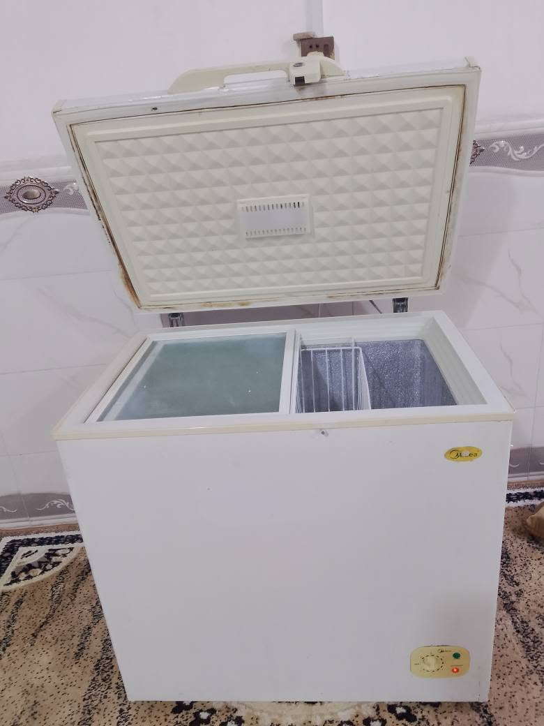 السلام عليكم مجمده للبيع شغاله اي شي مابيه وماطابه تصليح ما اعرف حجمه العرض متر السعر 110 وبيه مجال حك الجيه العنوان البصره ابي الخصيب عويسيان شارع كوت الضاحي اي استفيار على هذا رقم *********** يوجد واتساب البصرة, العراق
