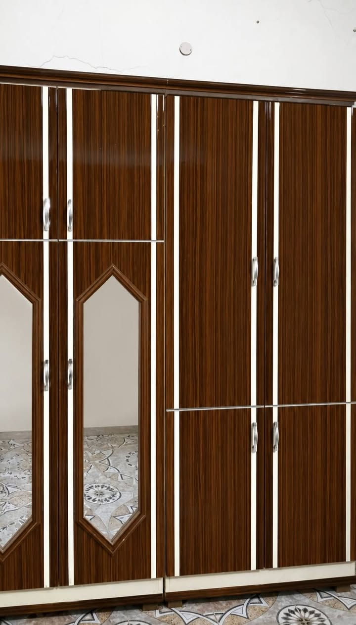 السعر 750 وبي مجال بسيط 3 كناتير منفصلة
الجامة بيها فطر بسيط 
*********** للتواصل
