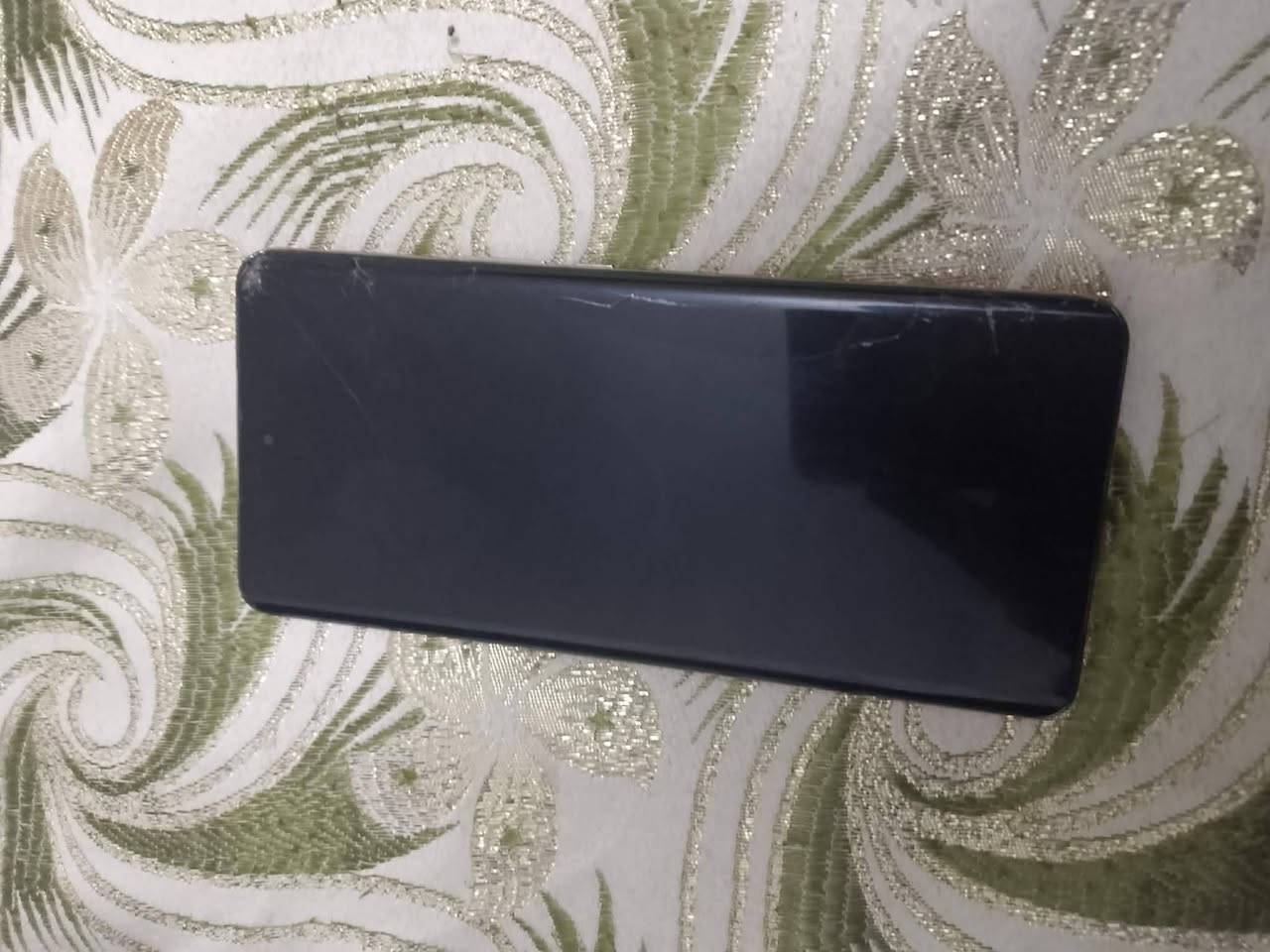 سلام عليكم  شباب جهاز هونرHONOR X9b 5G) بس بي كسر بل جامه
مراوس بايفون 11بر ماكس /هذه رقم /***********8

