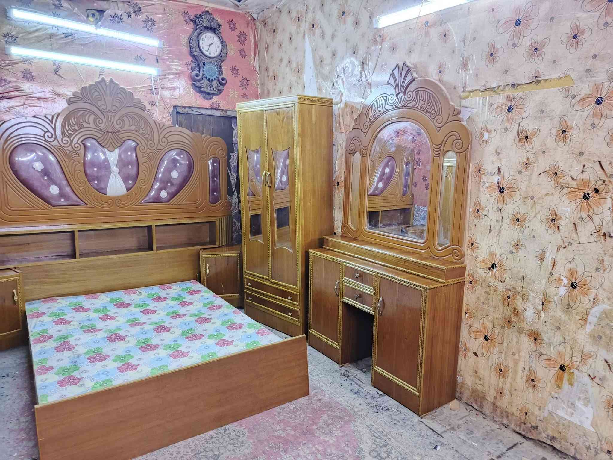 غرفه اخشاب خمس ابواب ملحق للبيع ***********السعر 650صاج الزاويه كنتوريه موديل حديث العنوان بغداد وكو توصيل متواجد وتساب
