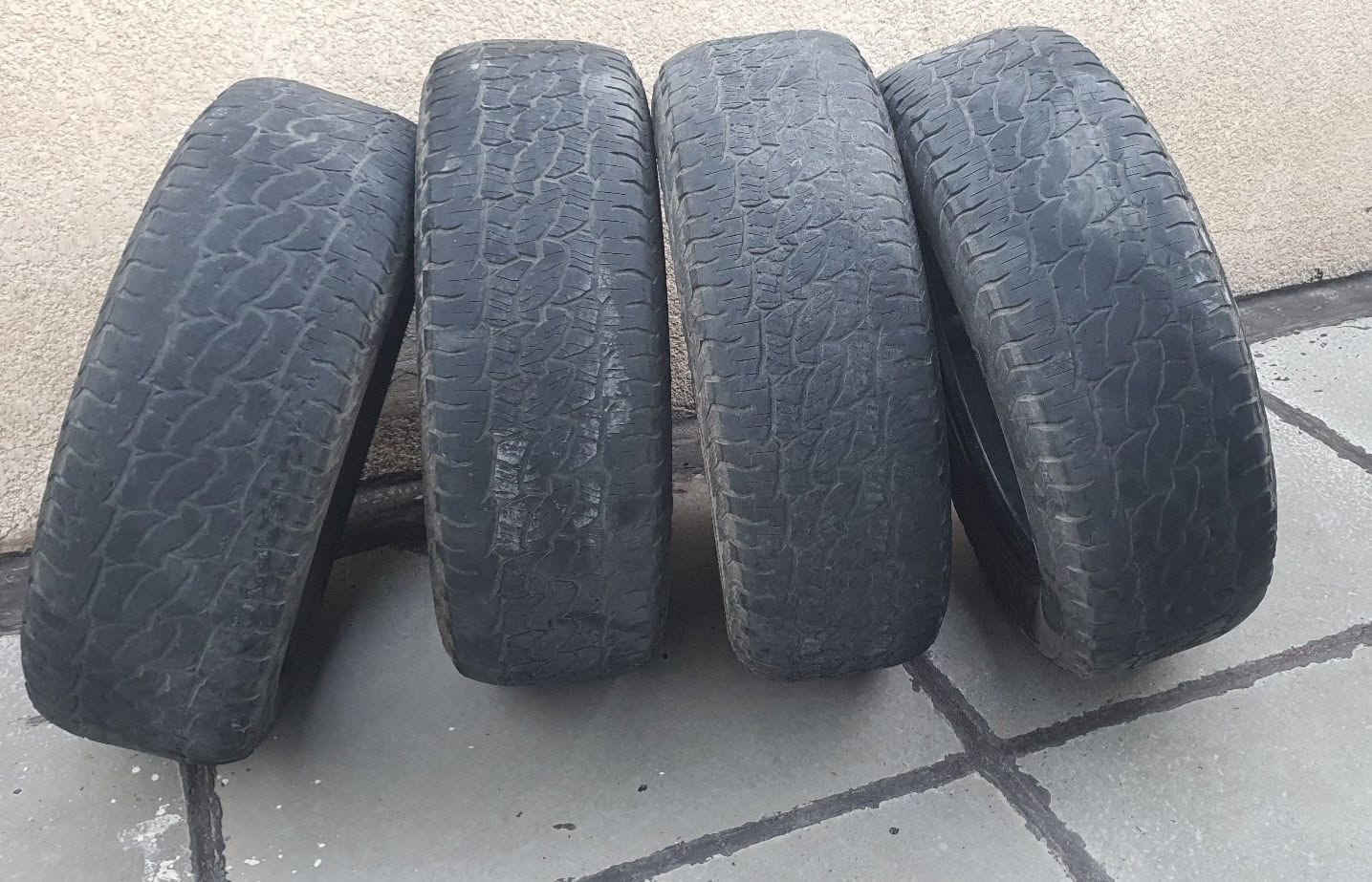 تخم تايرات sportage pro x line 
نوع goodrich 235\65\17
تكون نقشة مختلفة جبلية 
التاير امريكي 
مستعمل تقريبا نص عمر 
التفاصيل موضحة بلفديو
العنوان بغداد حي العدل
السعر  ٢٥٠ الف 
واذا راغب بيهن بيك الهلا وتدلل
تواصل ***********
