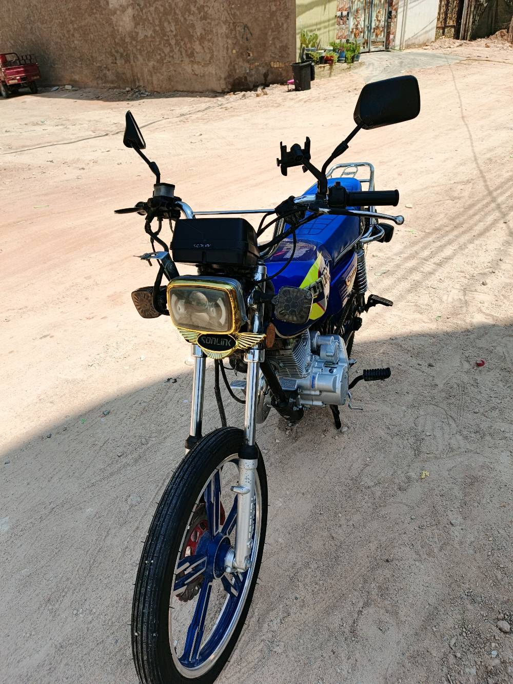 للبيع دراجة سونلينك ناما برو (SUNLINK NAMA PRO) 🏍️ 🔹 الموديل: 2022
🔹 الدراجه ما مفتوحه
🔹 رقم إنكليزي
🔹 بيها سنوية ومكاتبة
🔹 الدراجة نظيفة وجاهزة للاستخدام
🔹 اللون: أزرق
💰 السعر: 1200
📍 المكان: النجف الأشرف
📞 للتفاصيل والتواصل: راسلني خاص
 والدراجة على الطبيعة تبين أكثر