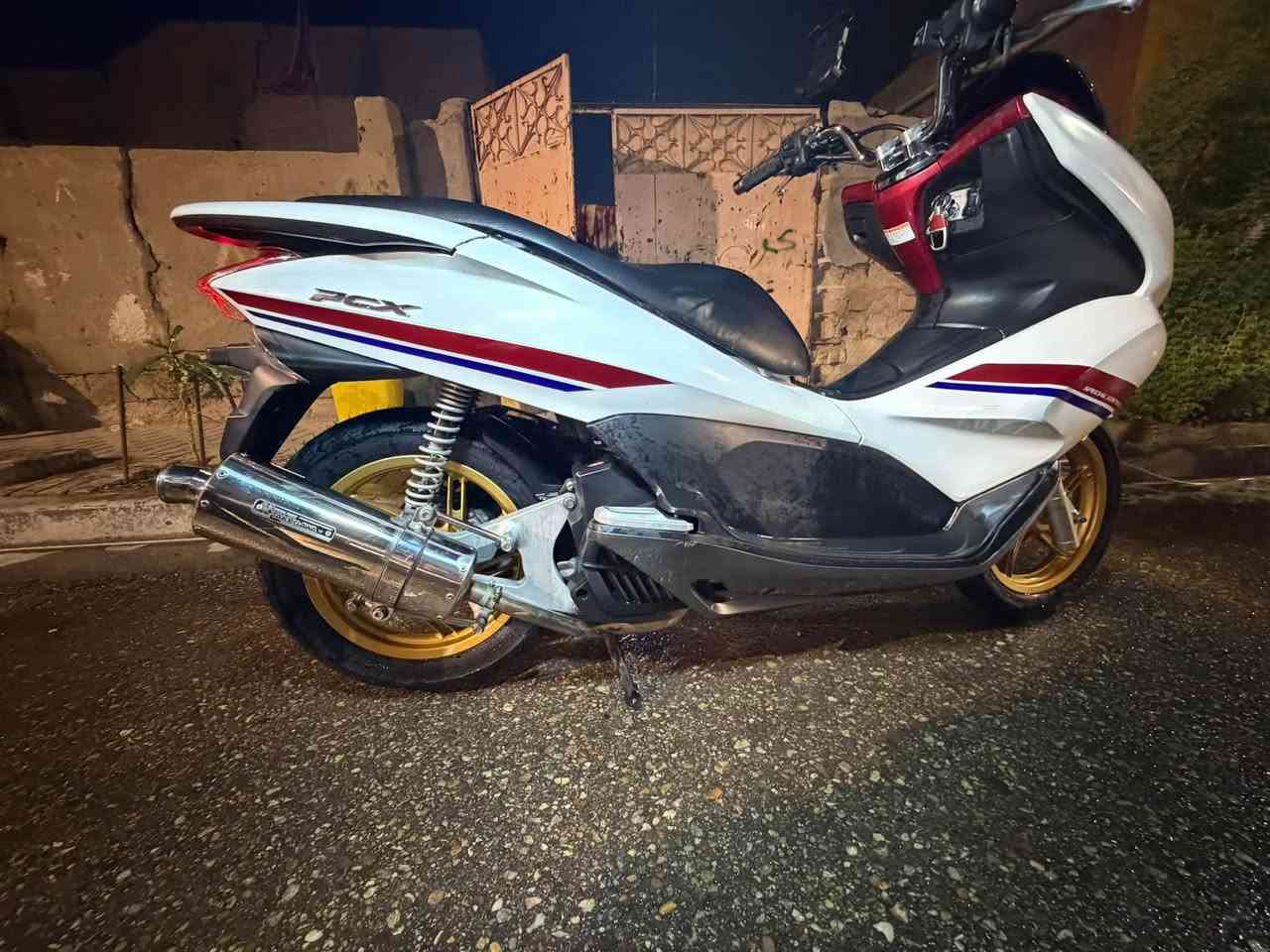 السلام عليكم دراجة pcxجيل الاول ياباني الأصلي دراجة نظافة فوول مكفولة بيها حساسات بسكان دراجة ماشية قليل السعر 14 ورقة بيها مجال قليل مكاني البصرةالقبلة ***********
