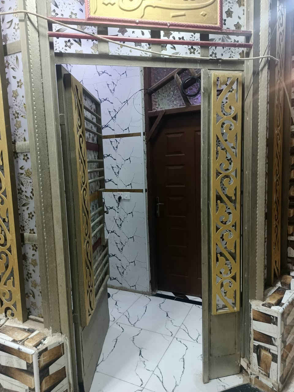 خلف سيراميك رحمان • ٢٠٠م • غرفتين