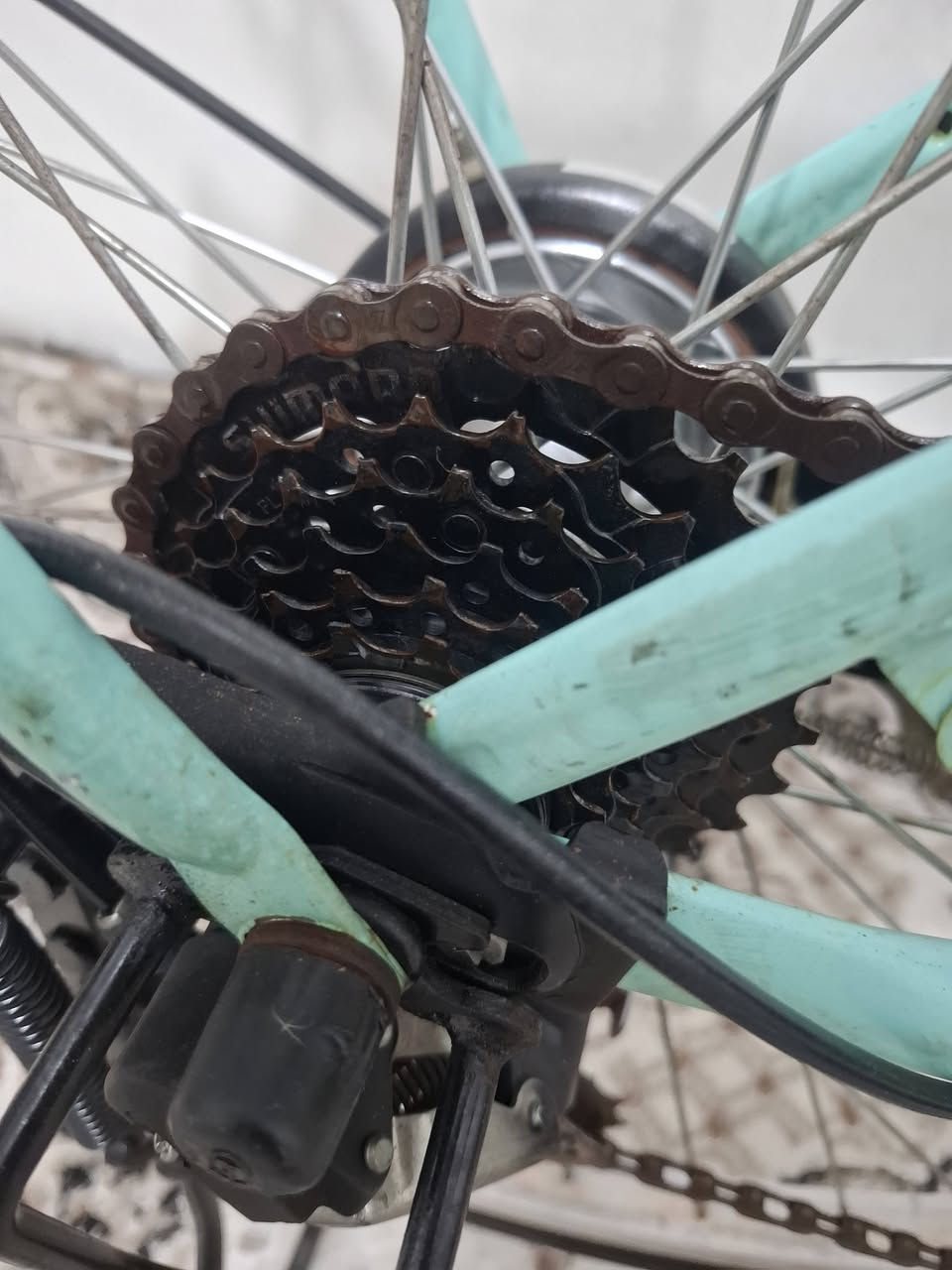 🚲 دراجة يابانية بالة – Super Original 🚲
​إذا كنت تبحث عن الجودة الحقيقية والمتانة العالية، فهذا هو الخيار الأفضل!
​النوع: سوبر (Super Original) – بالة ياباني أصلية
​الحجم: 26
​الموديل: 2017
​الإطارات: من ماركة Bridgestone الشهيرة
​نظام السرعات: 6 غيارات تعمل بكفاءة وبدون أي مشاكل
​القفل: قفل مركزي (Central Lock) 🔒
​الإضاءة: LED مغناطيسي (يعمل تلقائياً مع دوران العجلة بدون الحاجة لبطارية) 💡
​الحالة: نظيفة جداً، جاهزة للاستخدام 100% ولا تحتاج لأي مصاريف
​📍 الموقع: أربيل
📞 للتواصل: ***********
